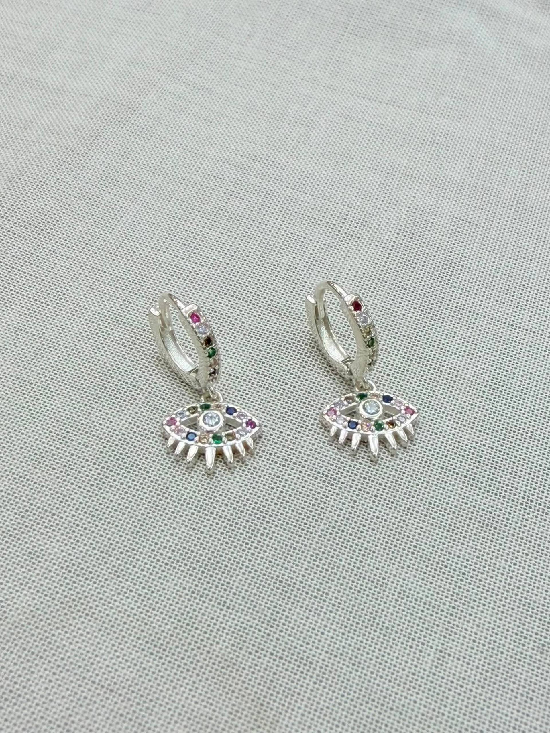 Argollas de Plata 925 con Dije Ojito Multicolor