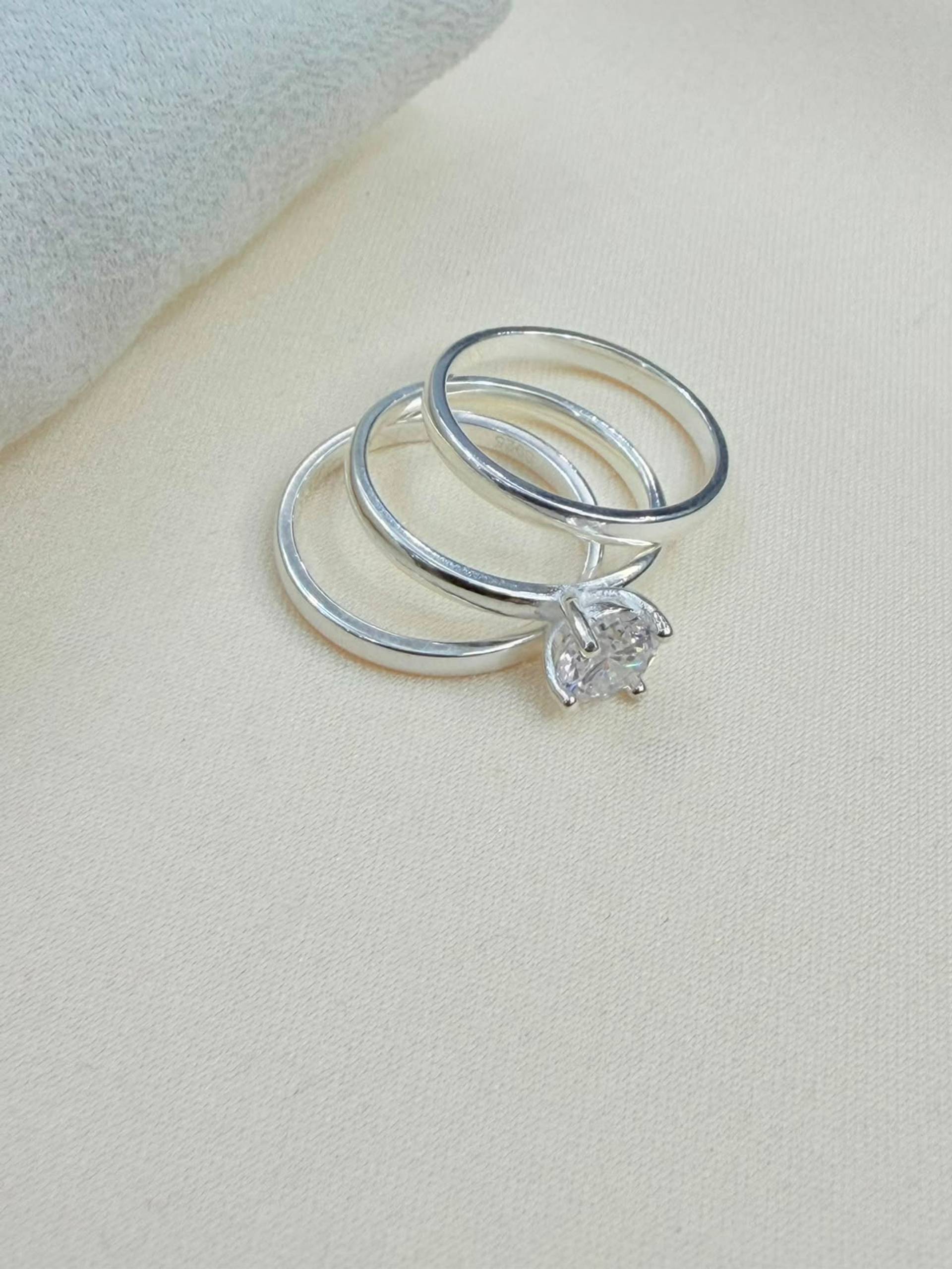 Triple Anillo de Compromiso de plata 925 · Vista 2