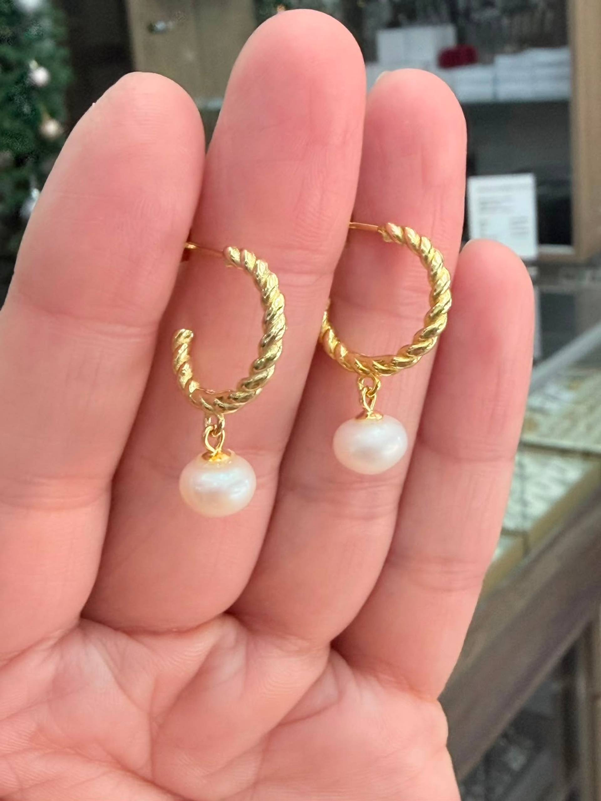 Argollas Trenzadas con Perla
