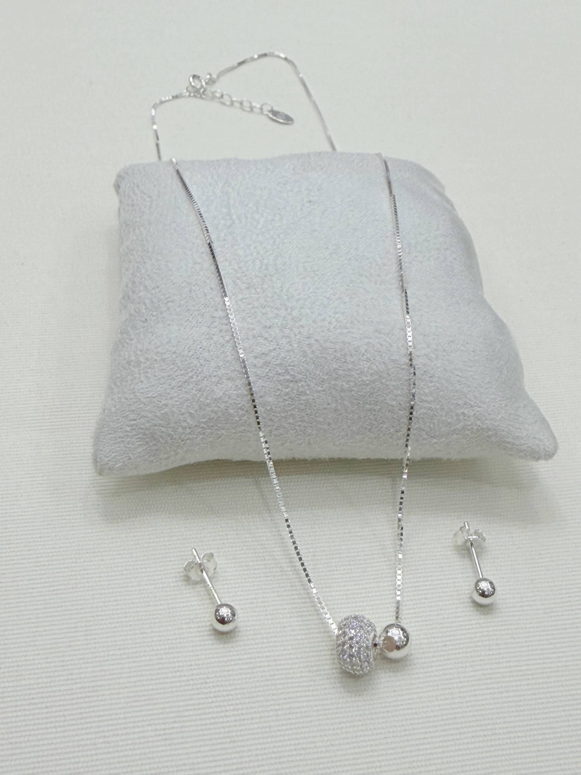 Juego de collar y aros