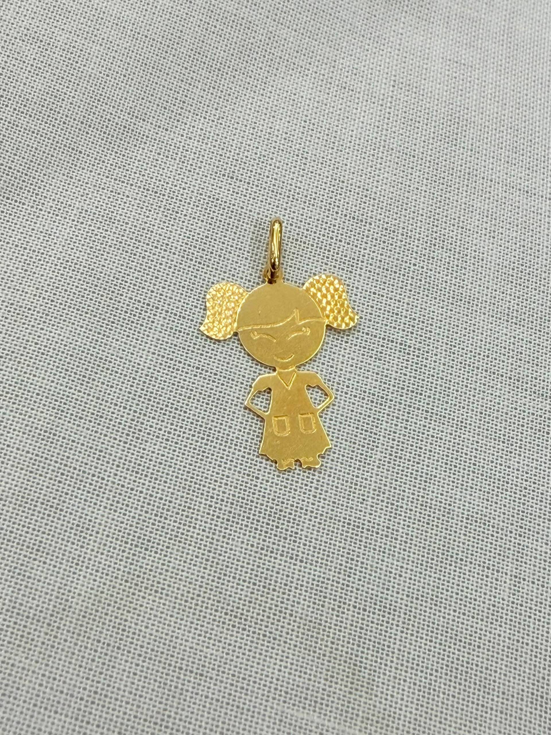Dije Niña con Coletas Oro 18K