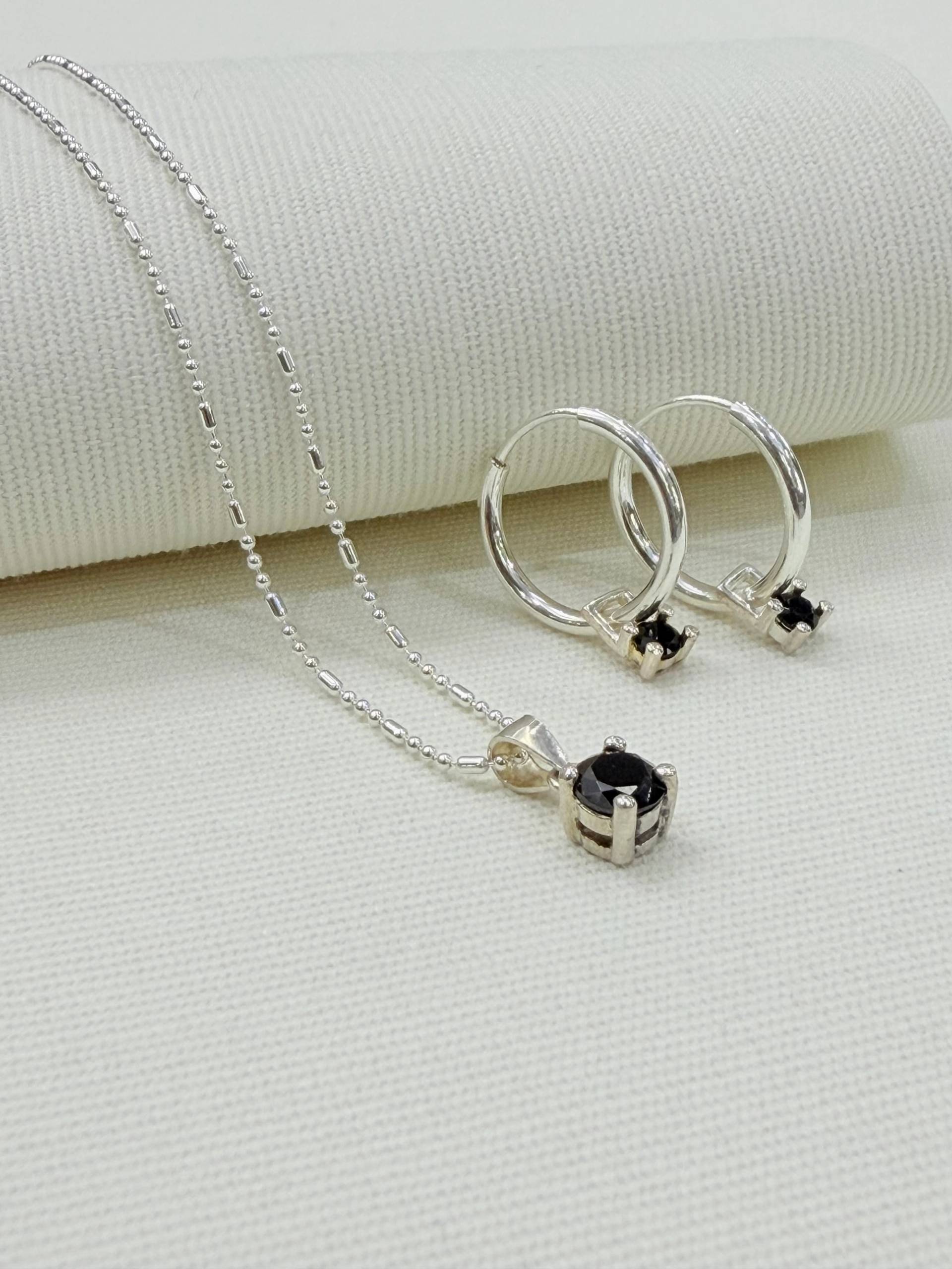 Juego de collar, dije y aros