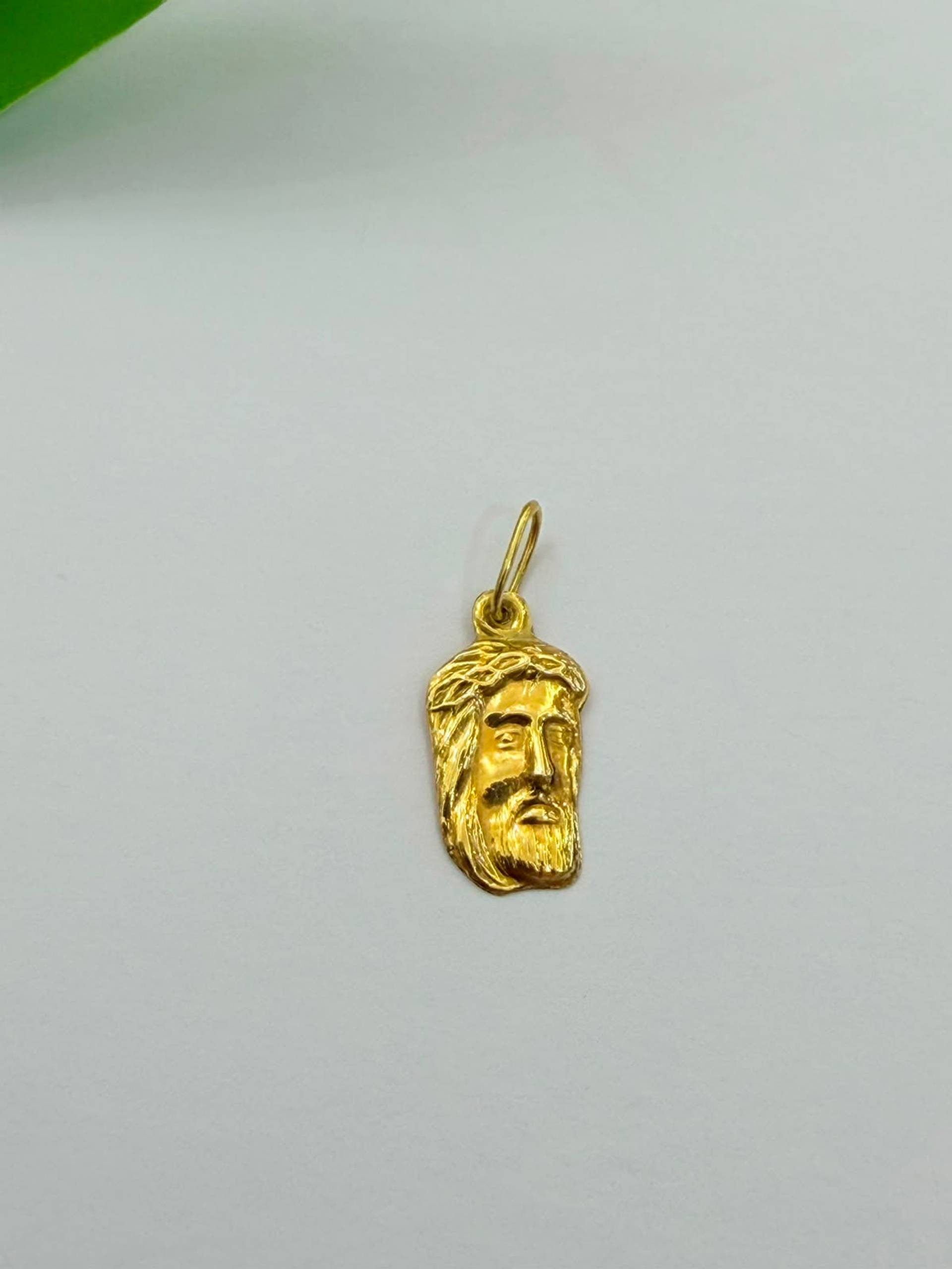 Dije Rostro de Cristo Oro 18K
