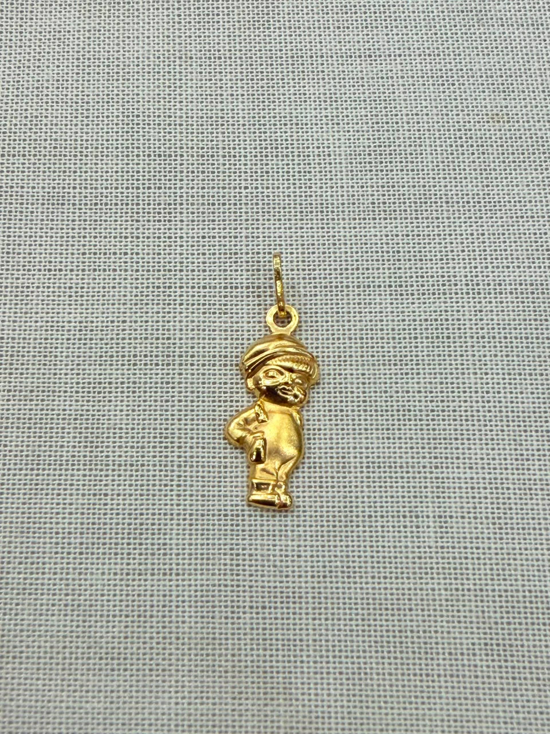 Dije Niño con Gorra de Perfil Oro 18K