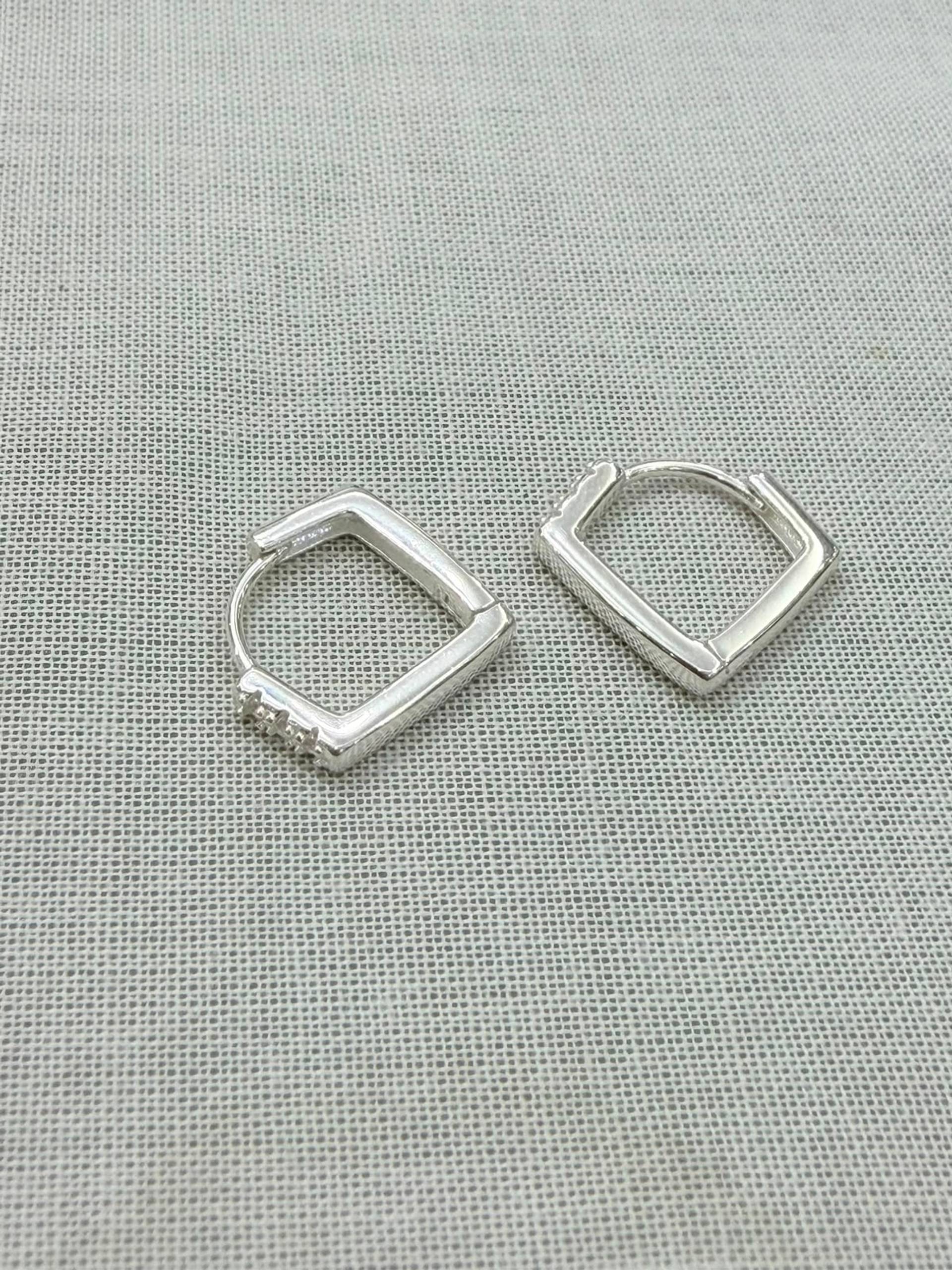 Argollas cuadradas de plata 925 con circonias
