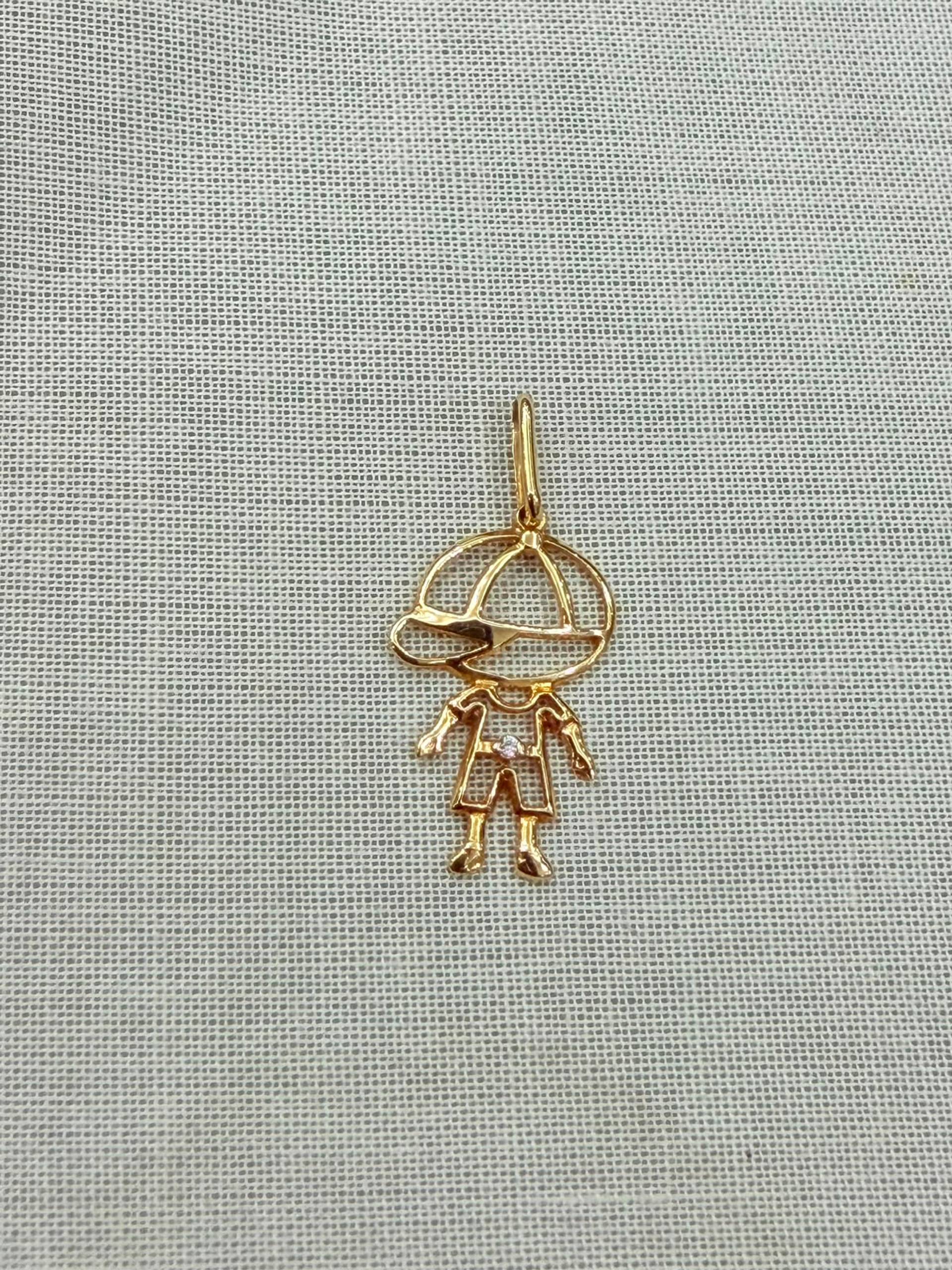 Dije Niño con Gorra Calado Oro 18K