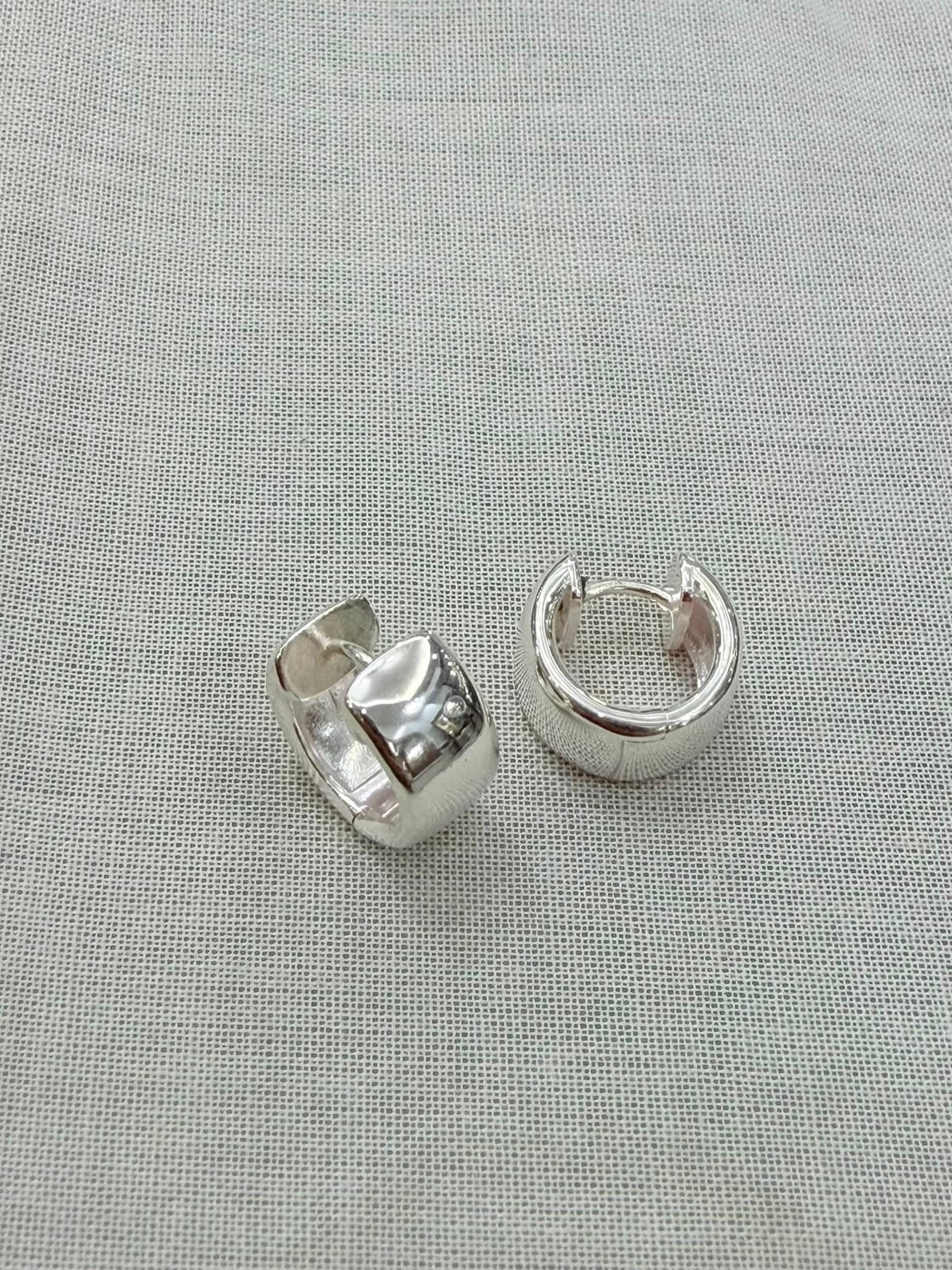 Argollas anchas de plata 925 con circonias rectangulares