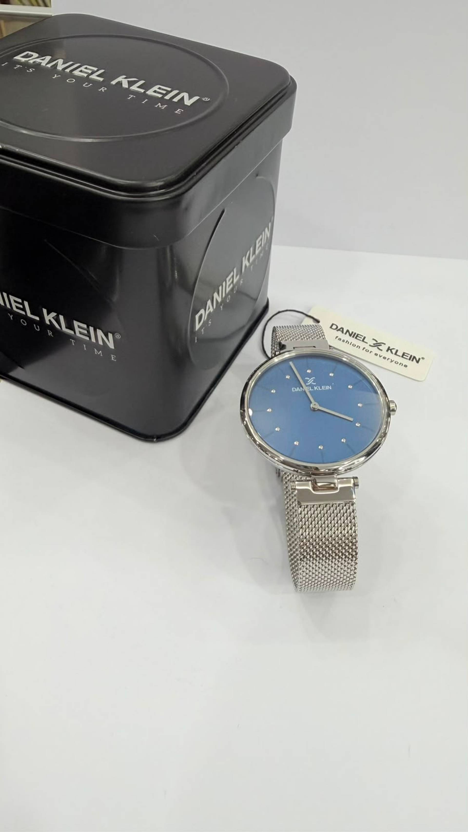 Reloj dama azul con malla