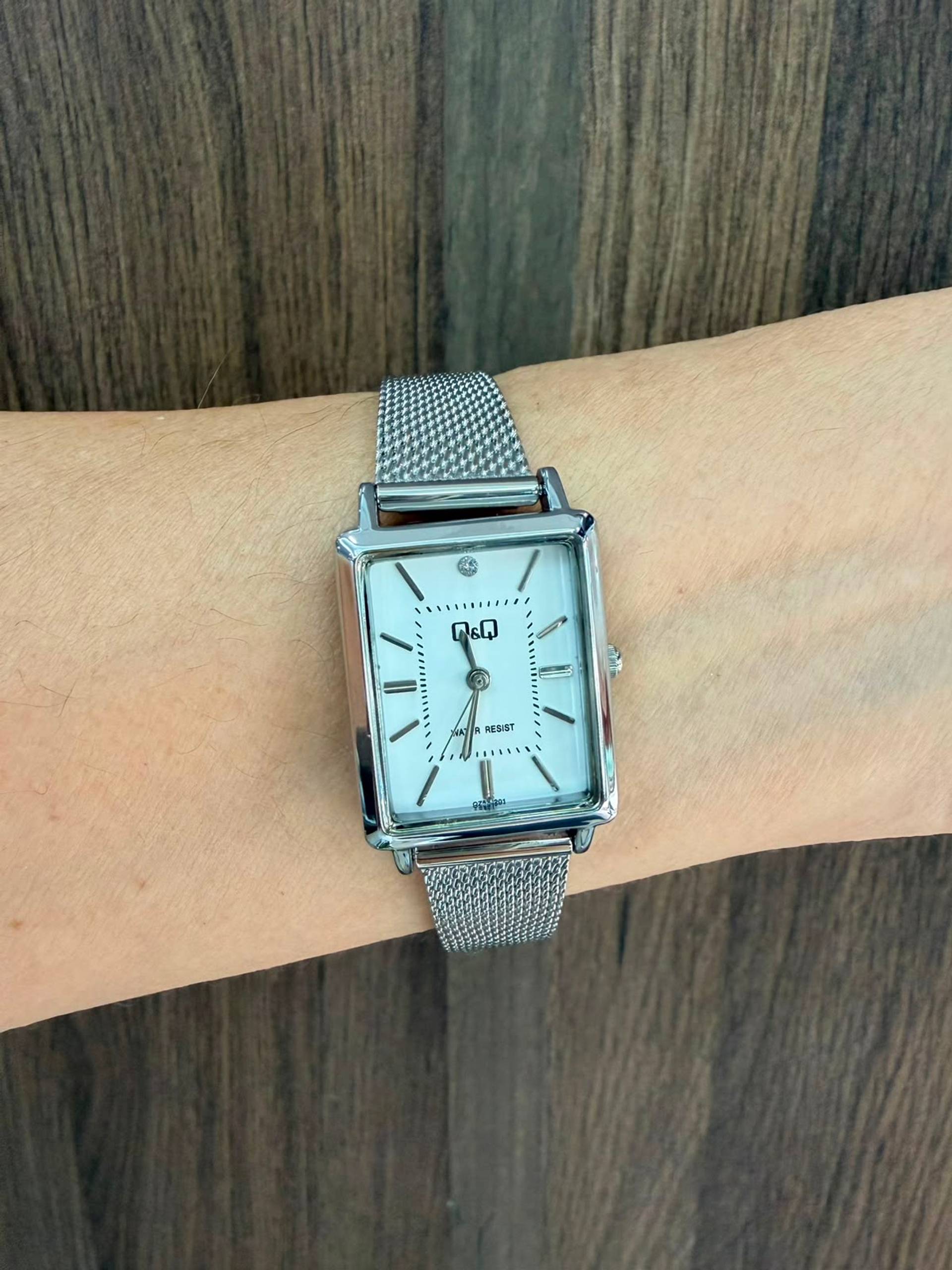 Reloj dama rectangular con malla