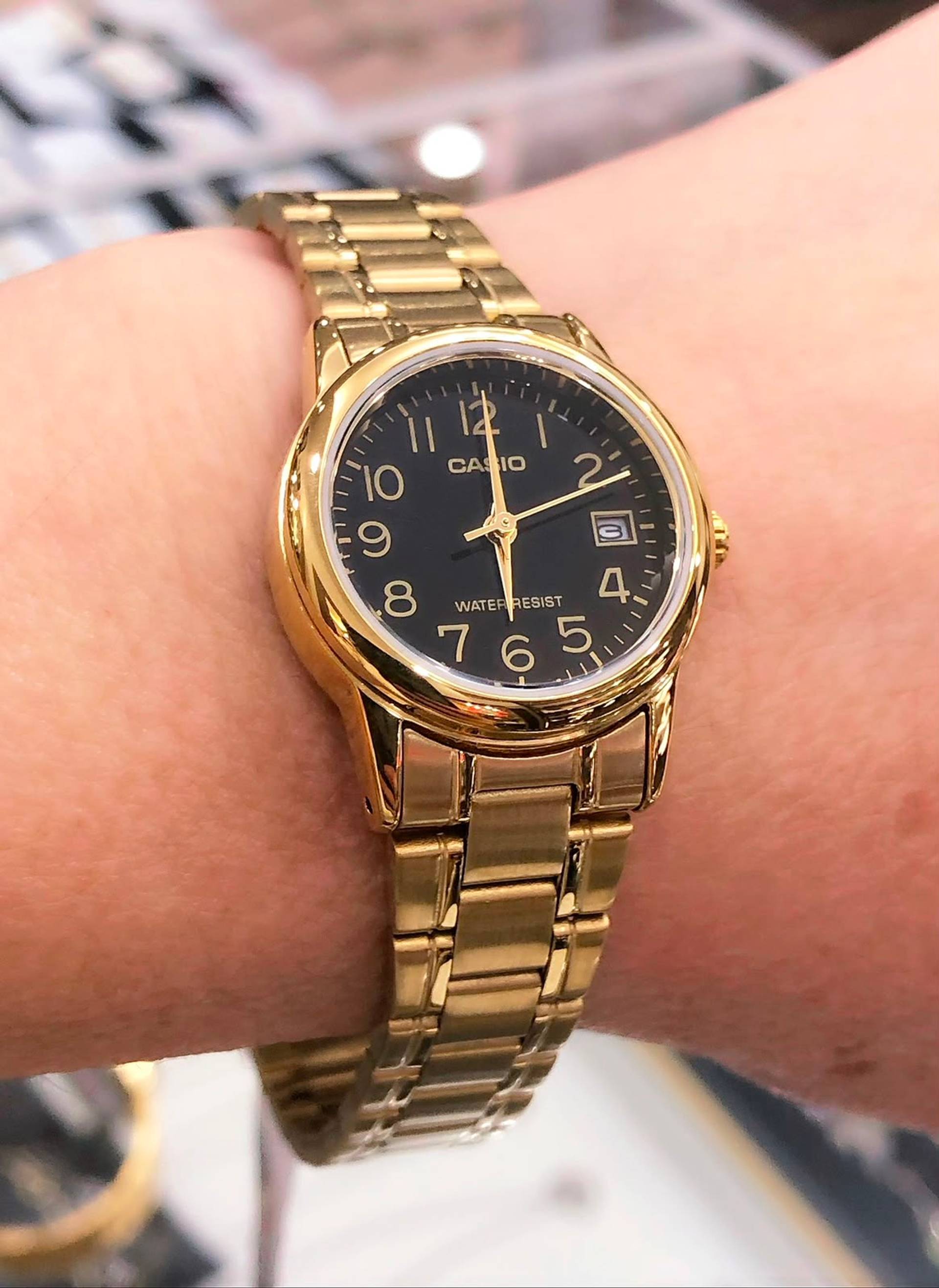 Reloj dama Casio clásico dorado