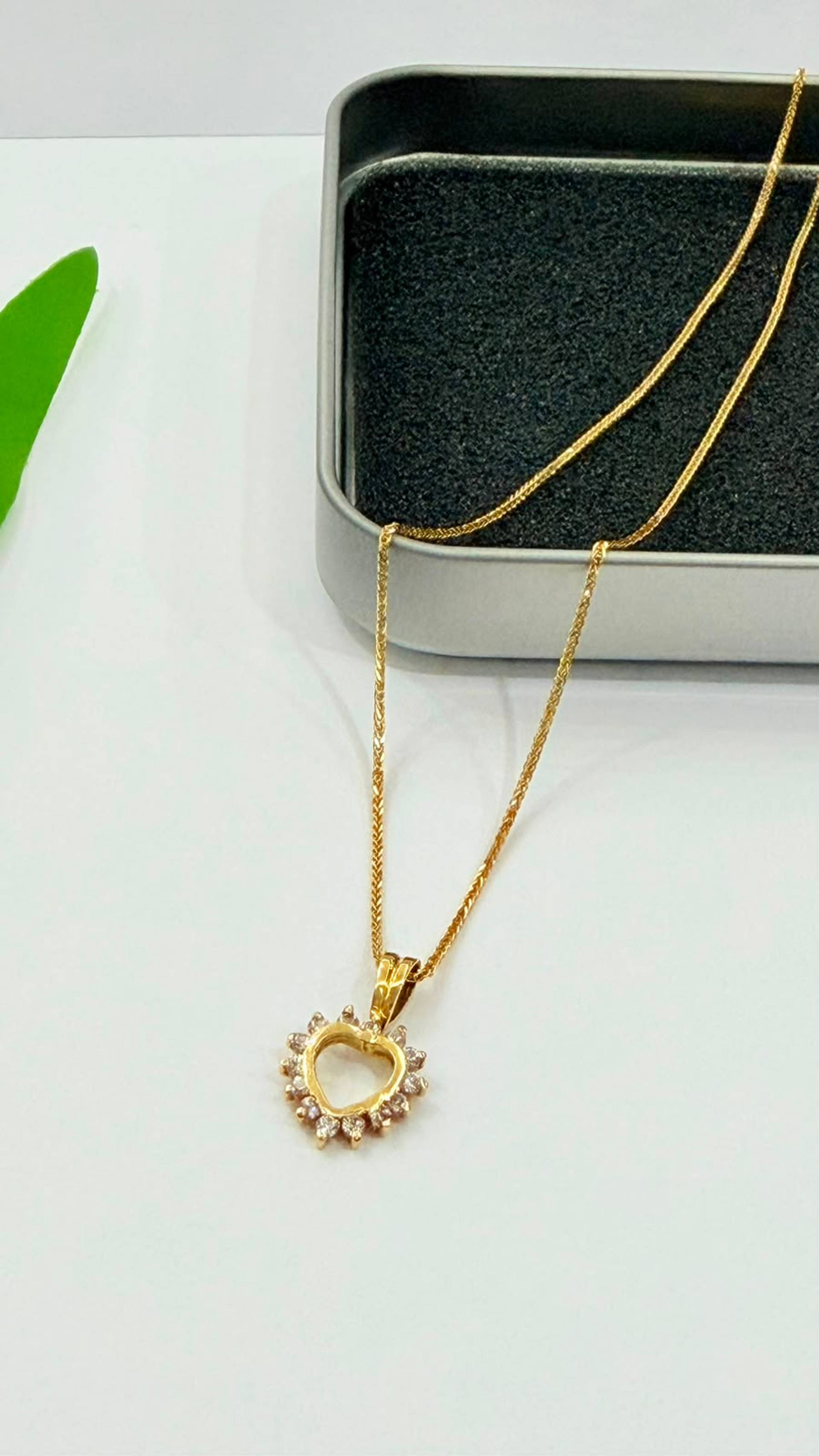 Collar corazón con piedras — Oro 18K