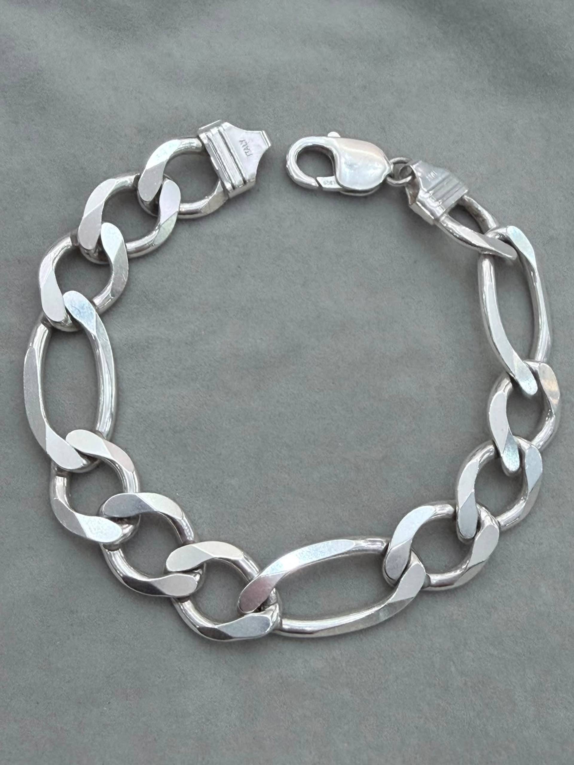 Pulsera gruesa, diseño Cartier