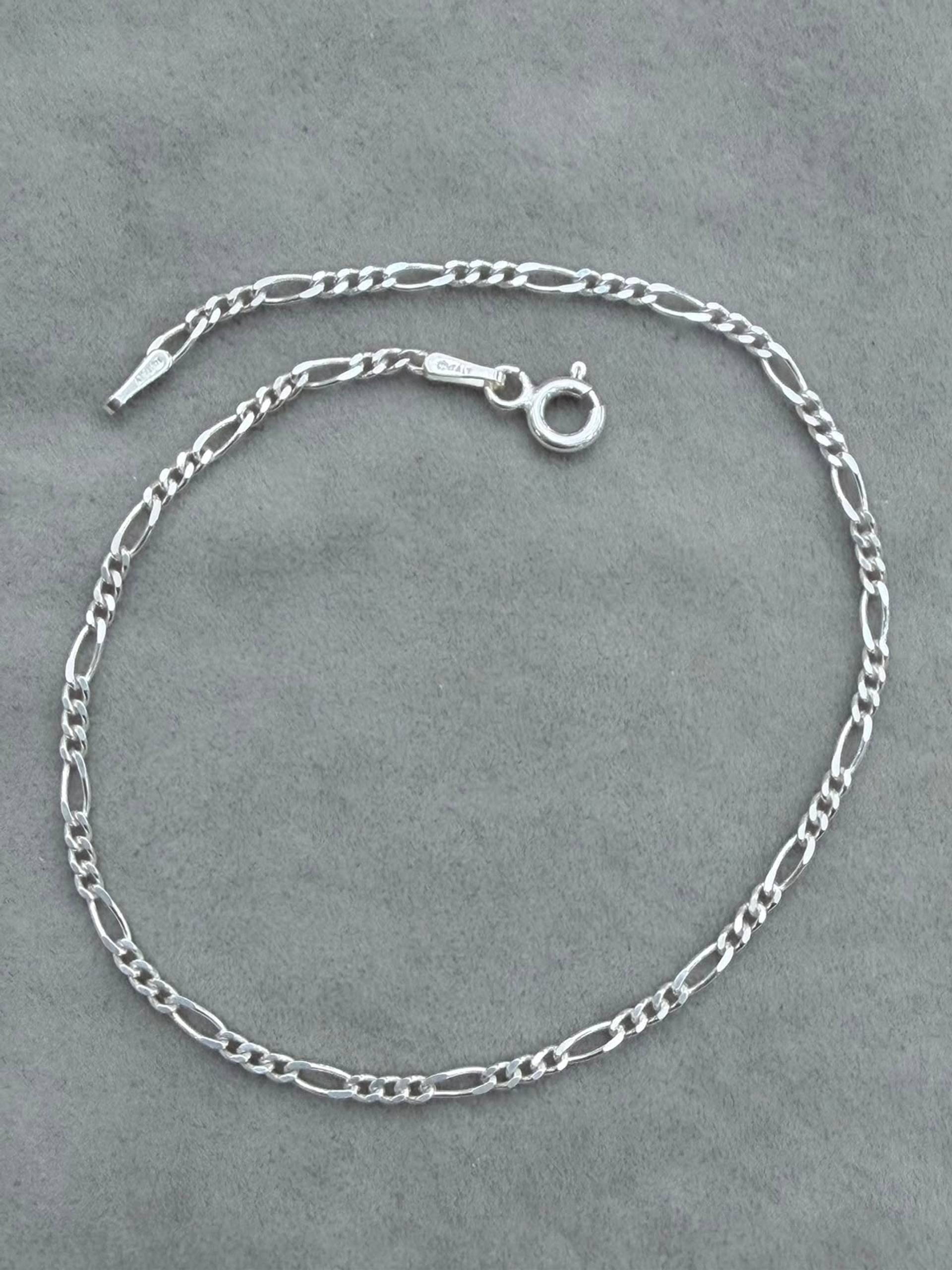 Pulsera fina diseño cartier
