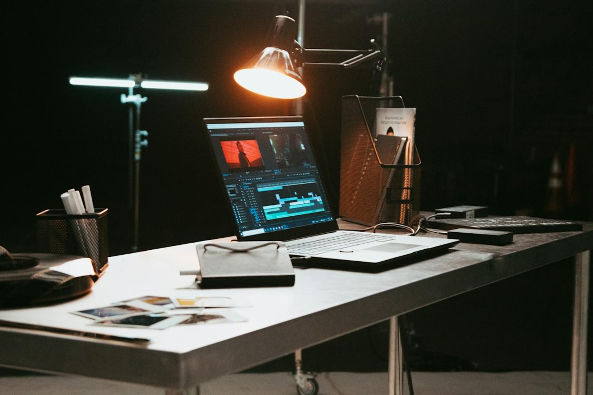 Alur kerja editing batch untuk produksi konten yang efisien