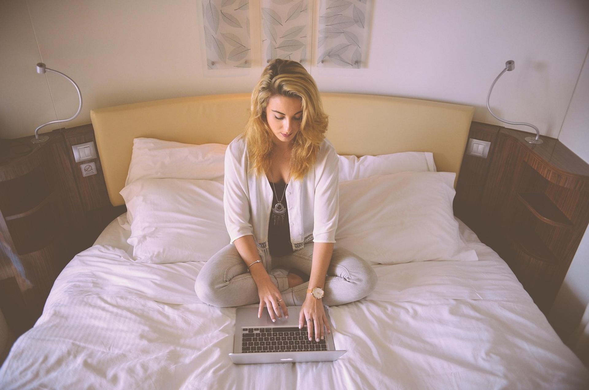 freelancer remote work laptop