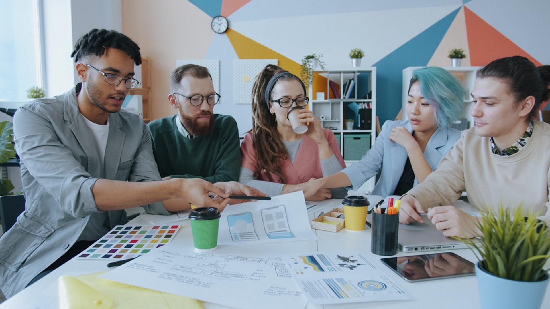 Content production workflow inside a B2B social media marketing agency in Indonesia