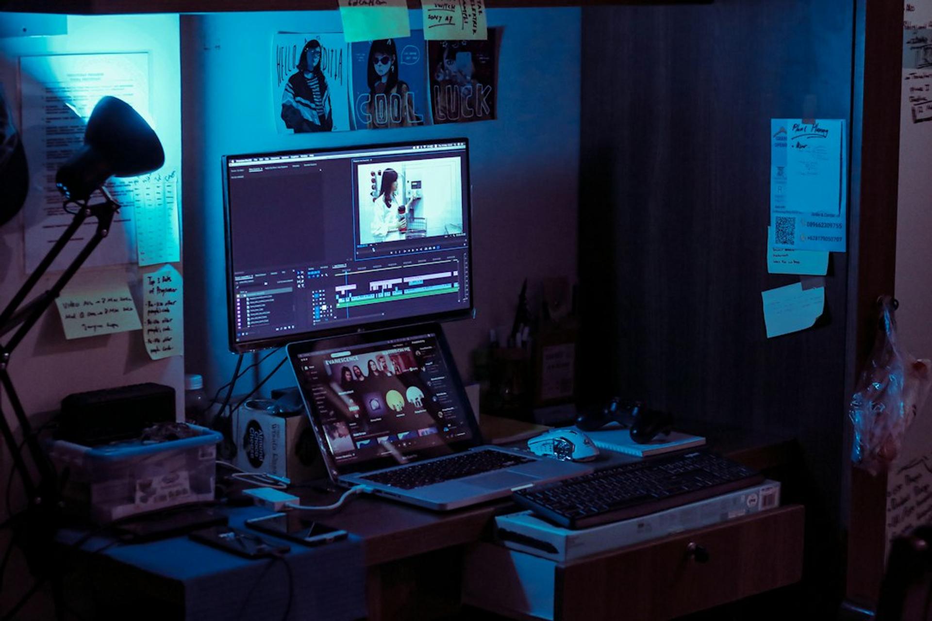 Perbandingan tujuh aplikasi edit video jedag jedug di berbagai perangkat