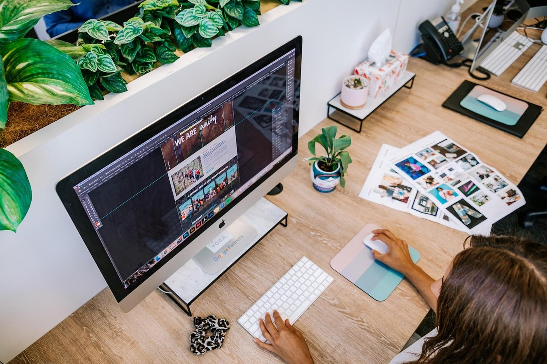 Social Media Management Agency vs Freelancer: Mana yang Lebih Baik untuk Brand Kamu?