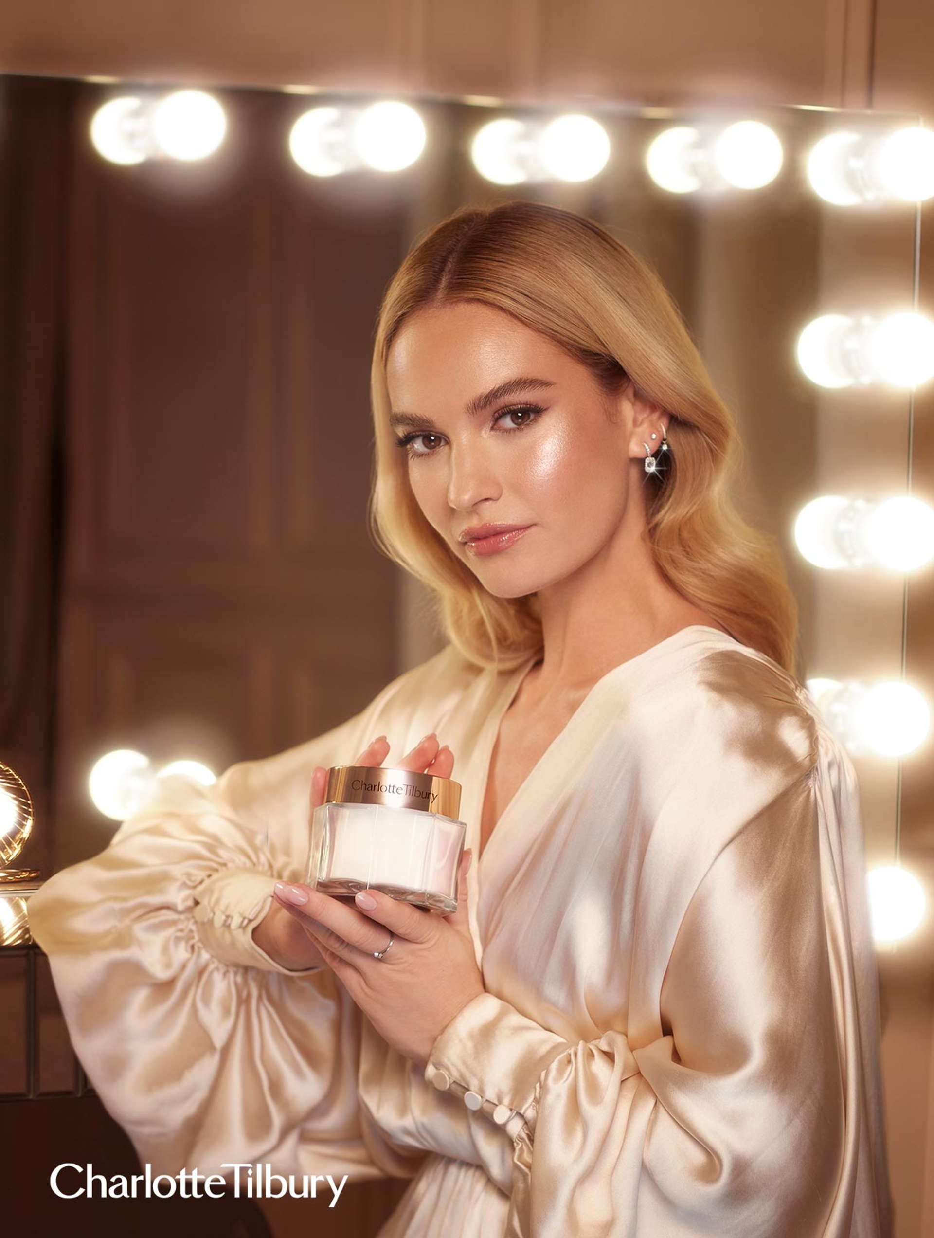2022-11_RCM_CHARLOTTETILBURY_02.jpg