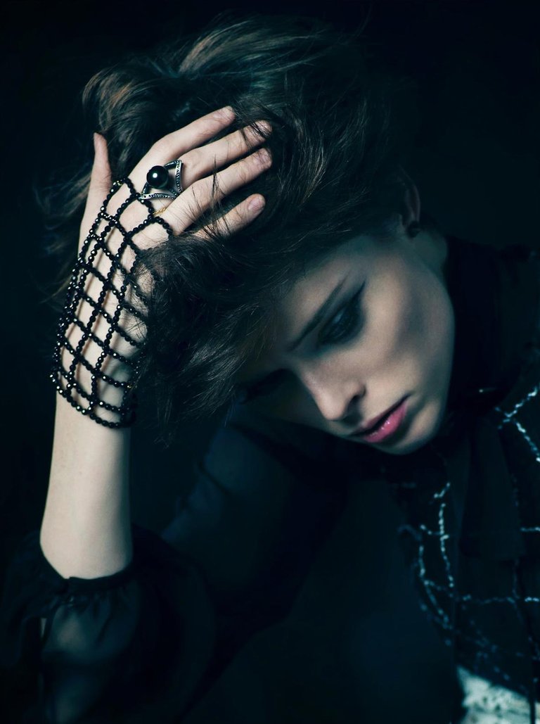 201405_HARPERSBAZAARRU_BCOPE_DMN_EWH_MSI_03.jpg