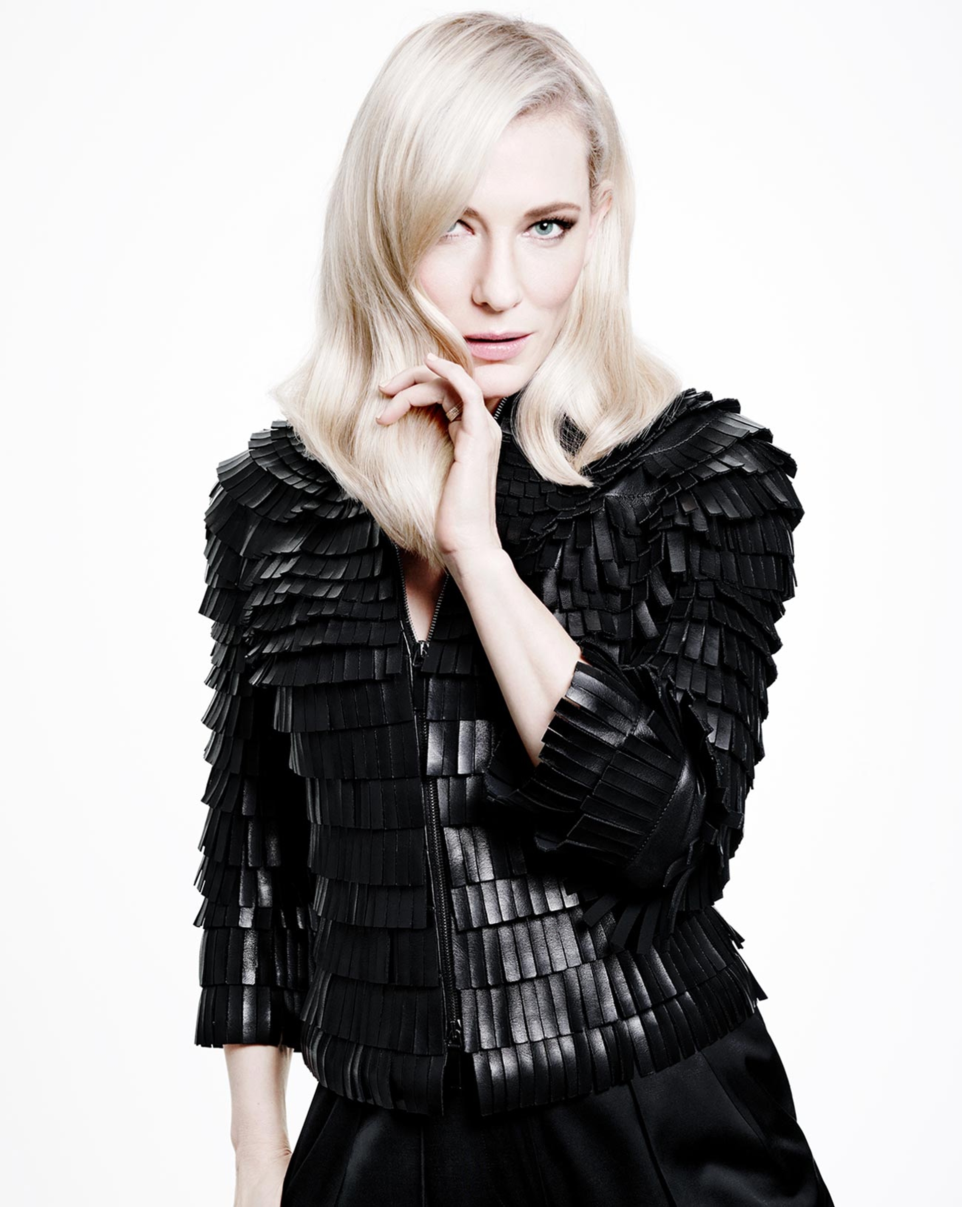 201505_HARPERSBAZAARAU_TMUNRO_ESW_MGL_RC_14.jpg