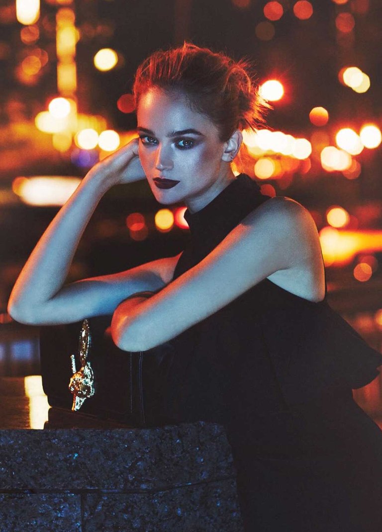 starworks-artists_201511_MARIECLAIRELA_GBARRENGER_JGE_RSK_06.jpg
