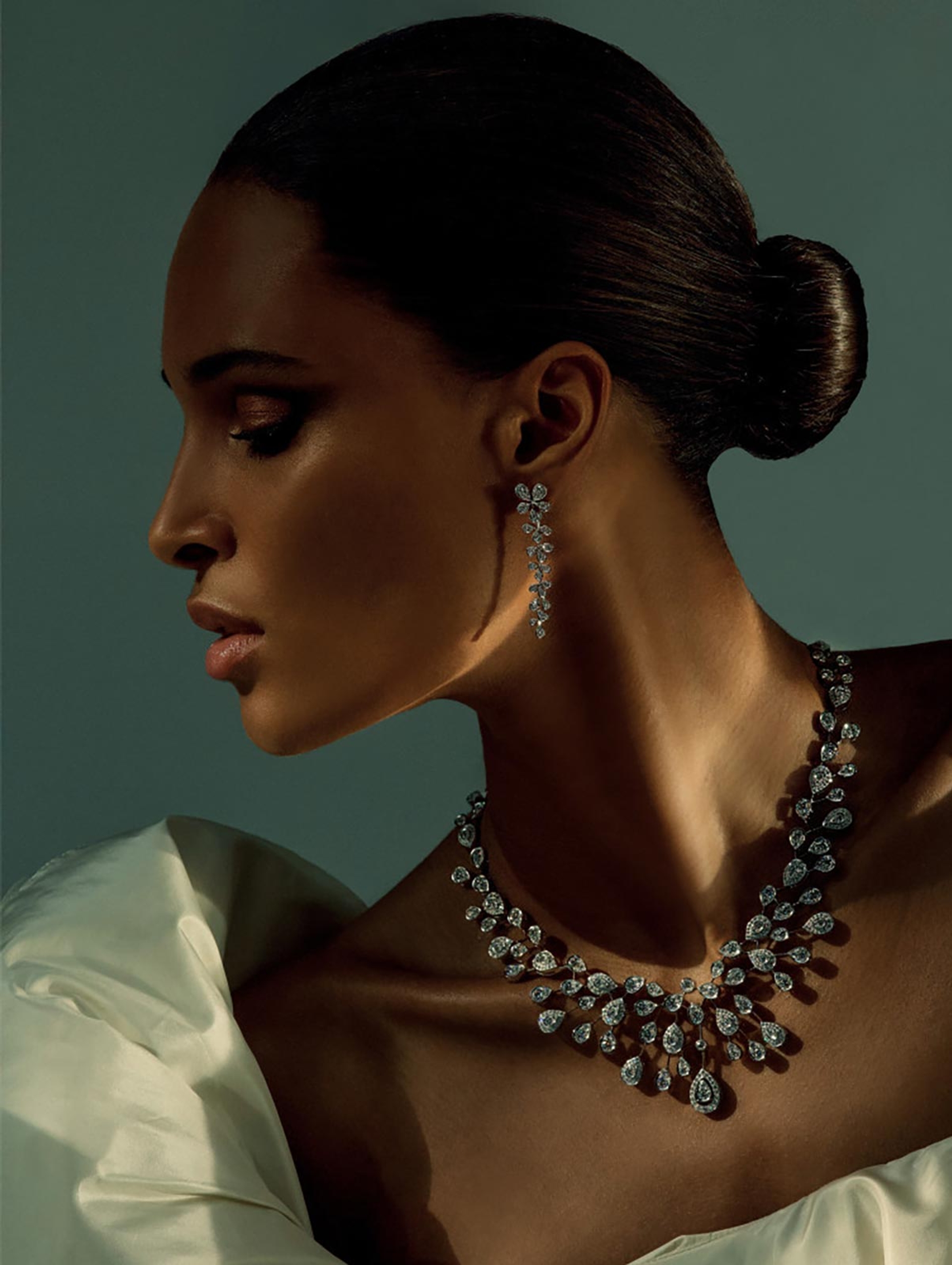 2020-12_KMN_VOGUEAR_06.jpg