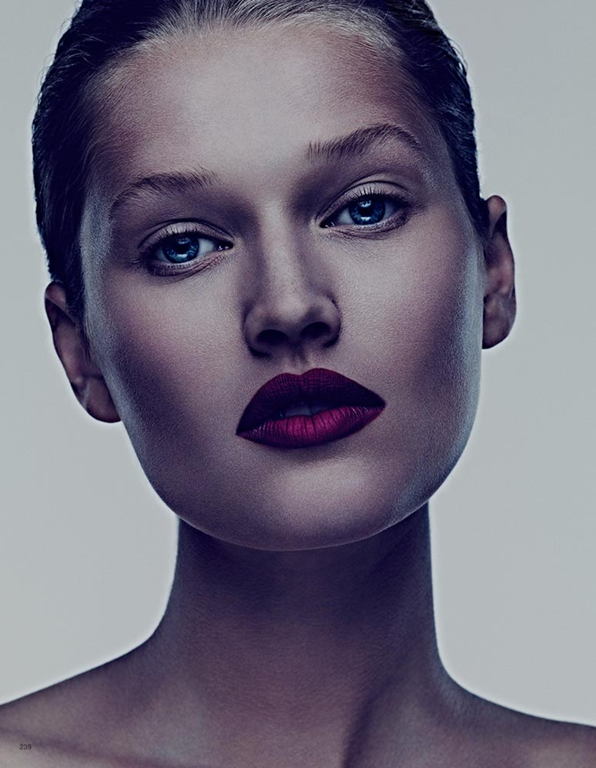 04_201312_VOGUEJP_BHASSETT_ACL_03.jpg