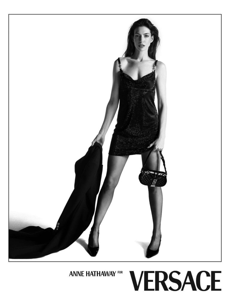 2023-04_EWH_VERSACE_02.jpg