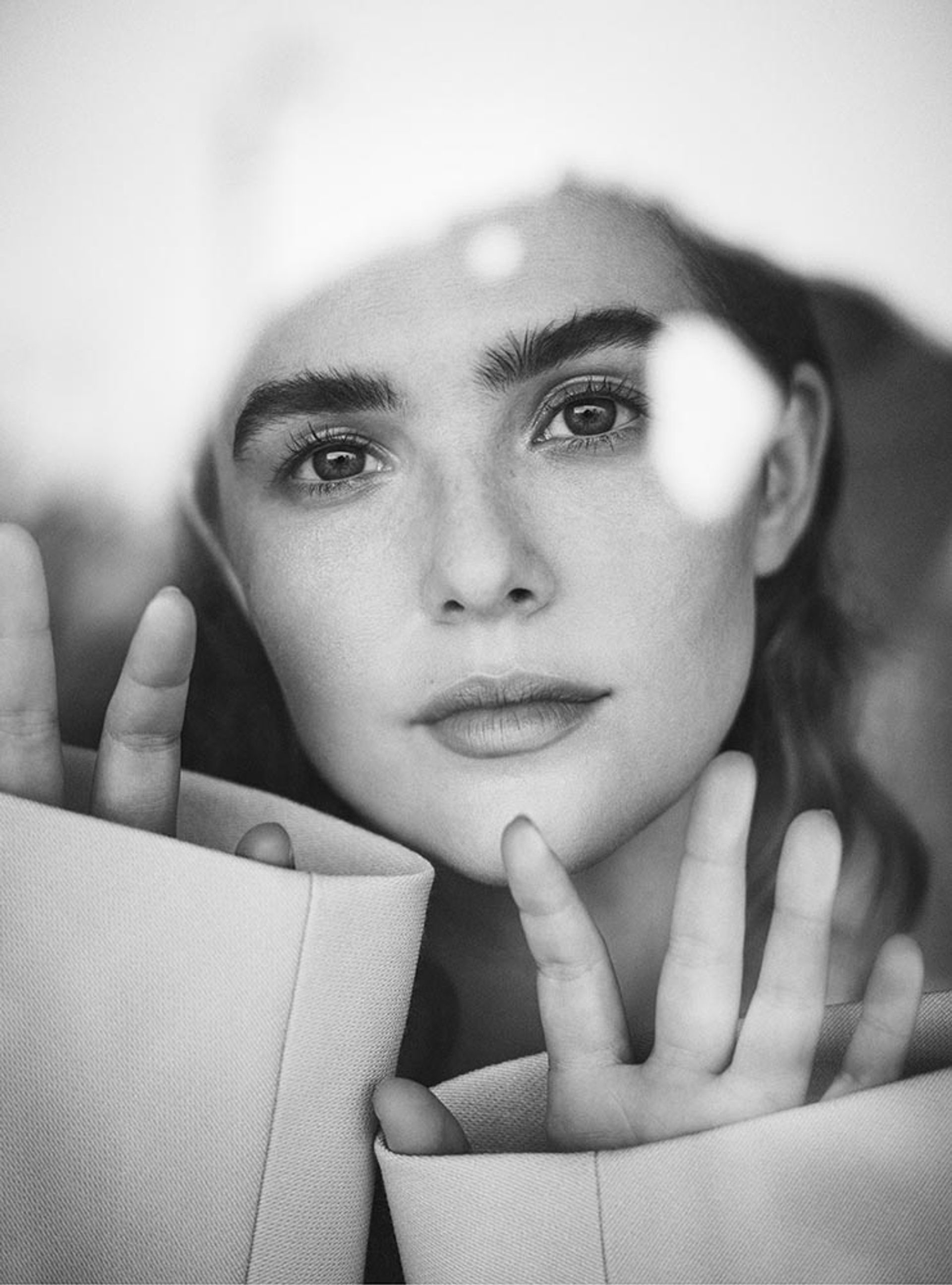 SS18-TheLastMagazine-ZoeyDeutch-AnnemariekeVanDrimmelen-RGN_CNL-03.jpg