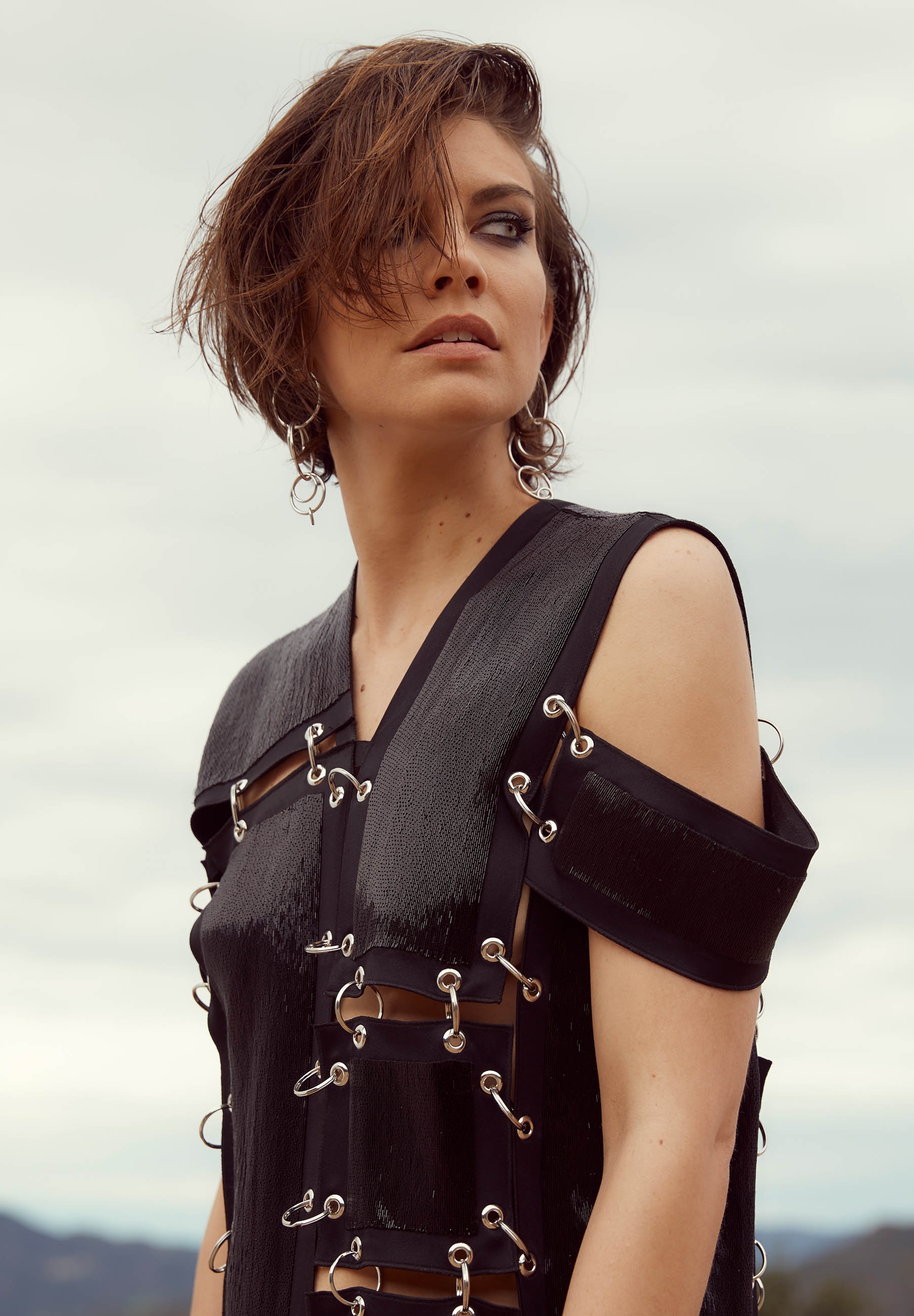 starworks-artists_2017-04_DYN_FSS_HARPERSBAZAAR_03.jpg