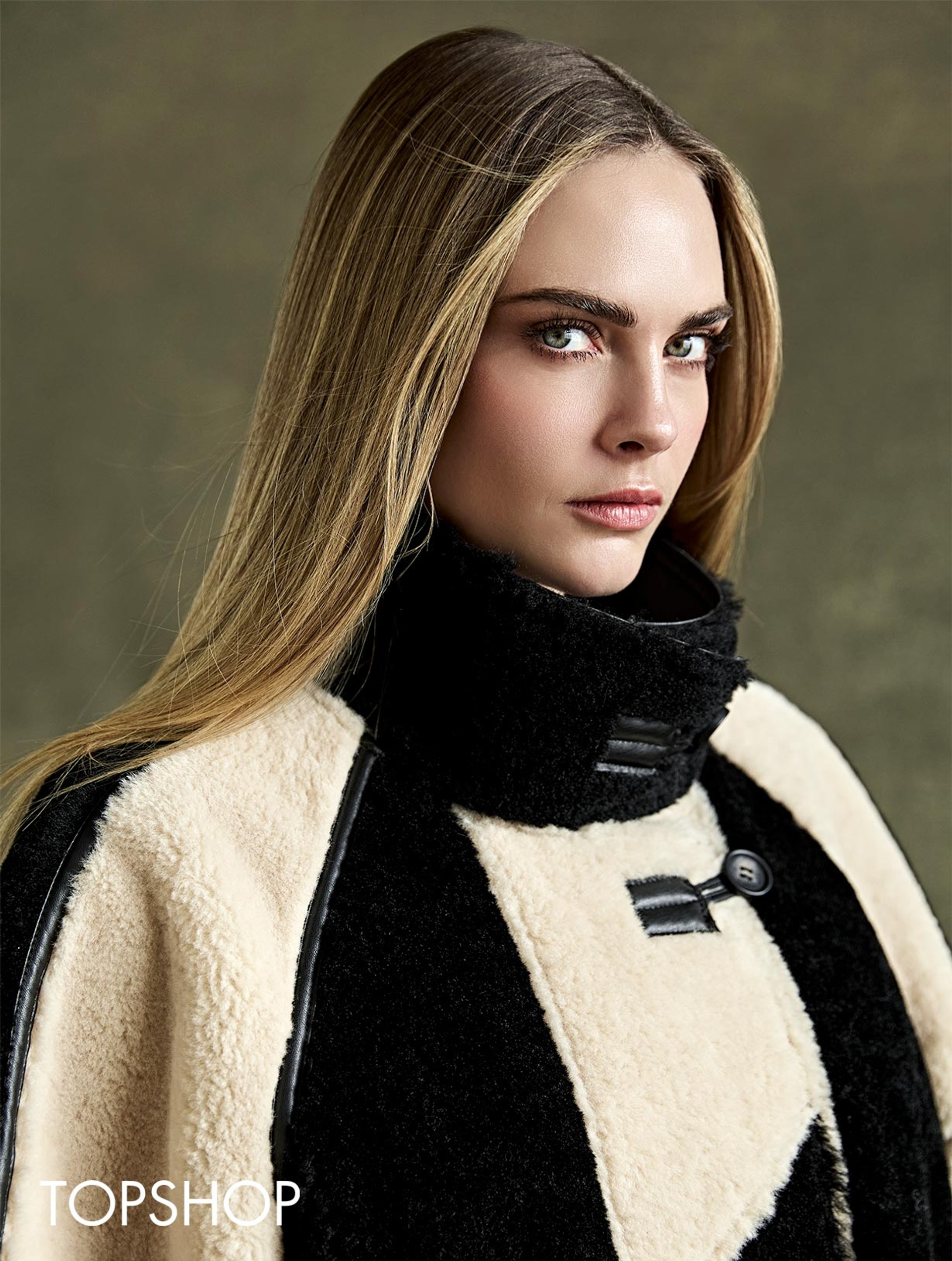 2025-08_JHN_KCL_TOPSHOP_01.jpg