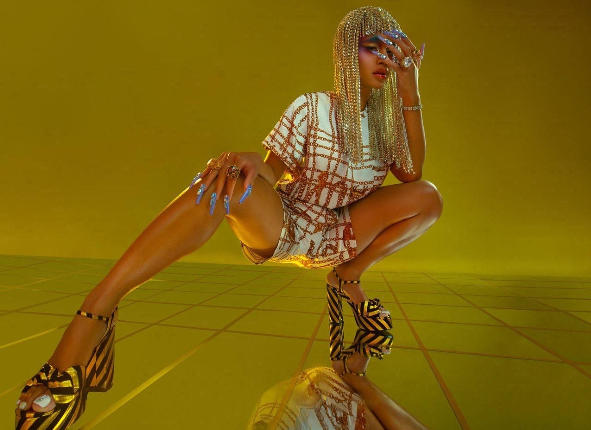 2021-07_TJN_HARPERSBAZAARVN_05.jpeg