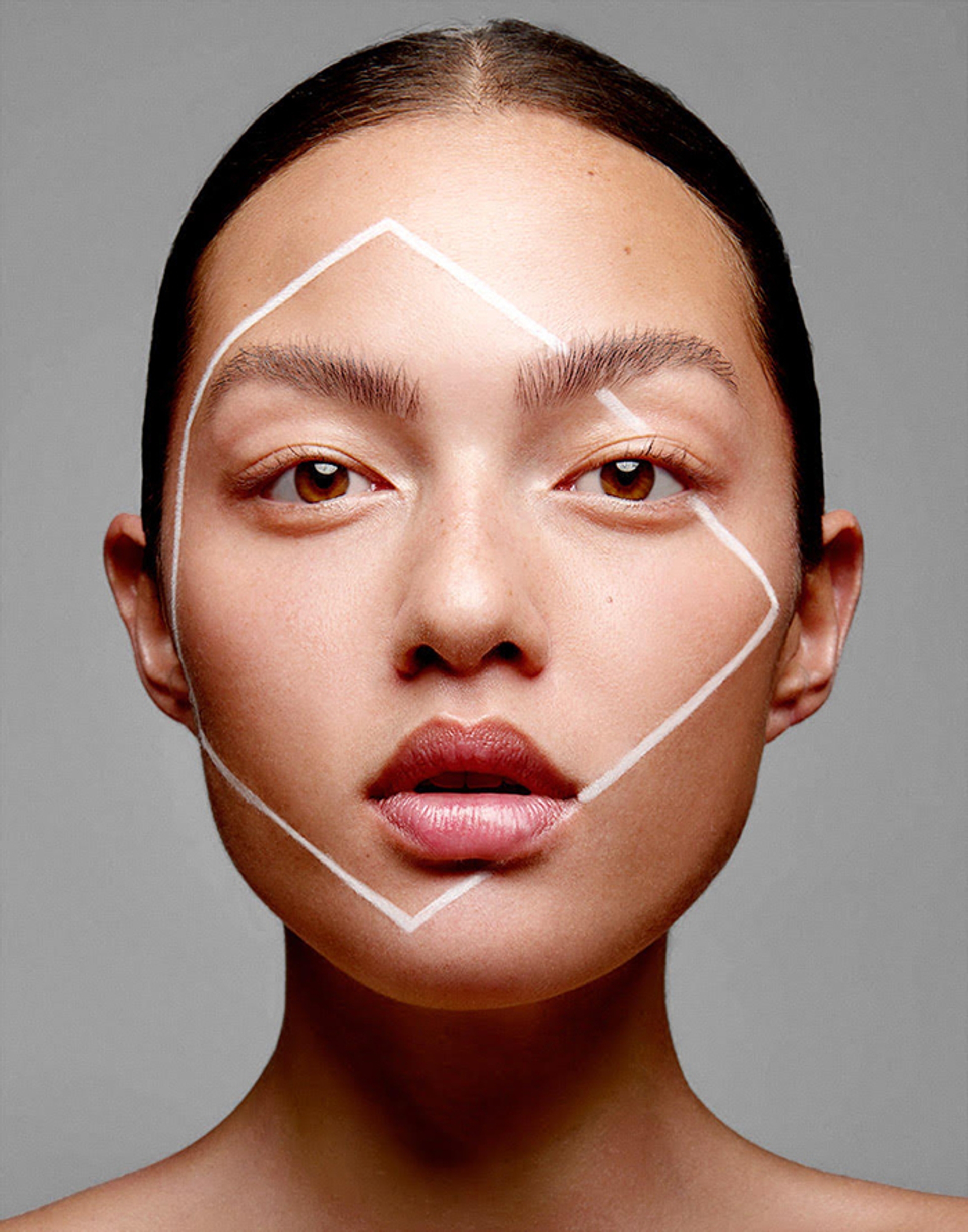 starworks-artists_2017-05_FSS_JRO_HARPERSBAZAARSG_01.jpg