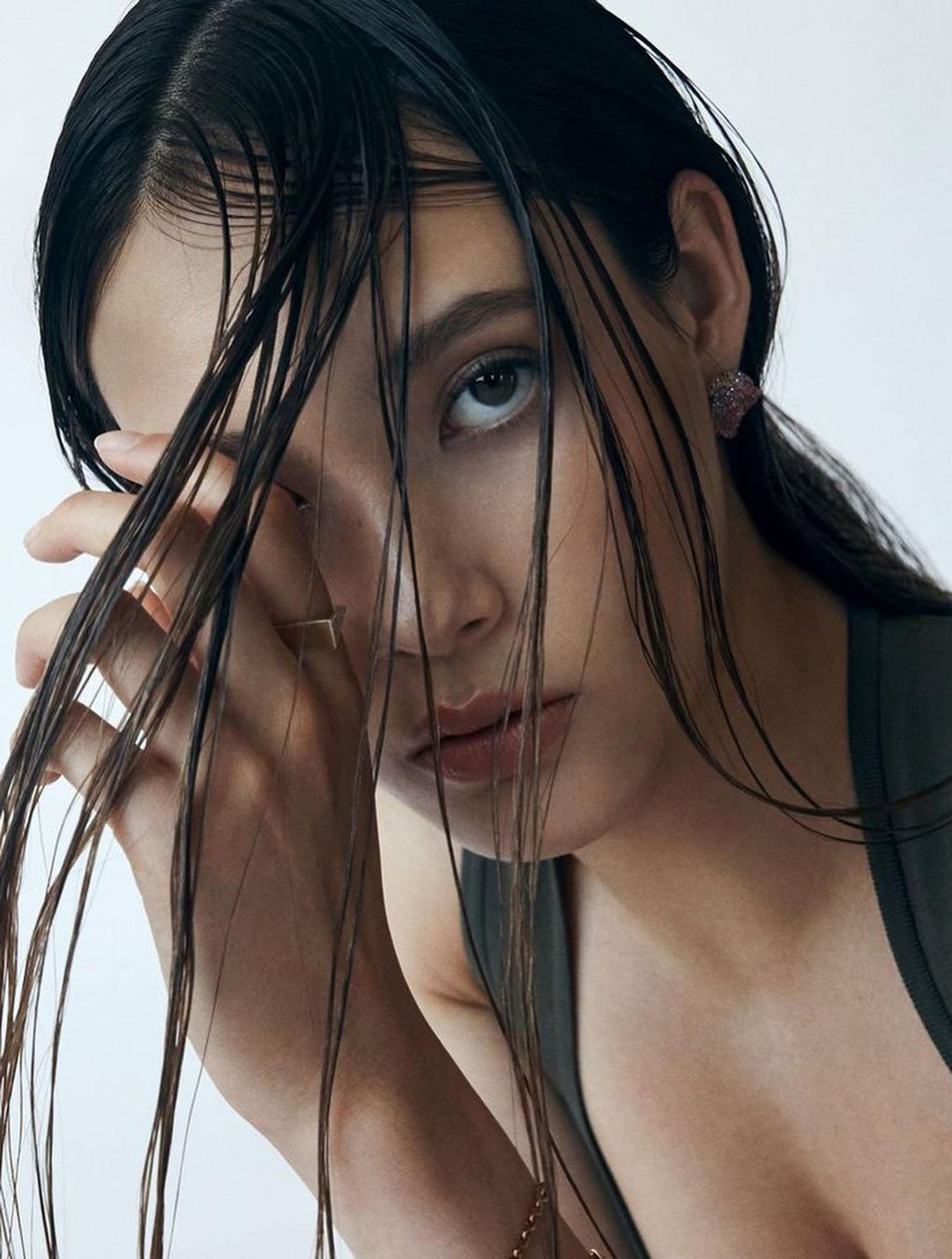 2021-10_KMN_VOGUEHK_03.jpg