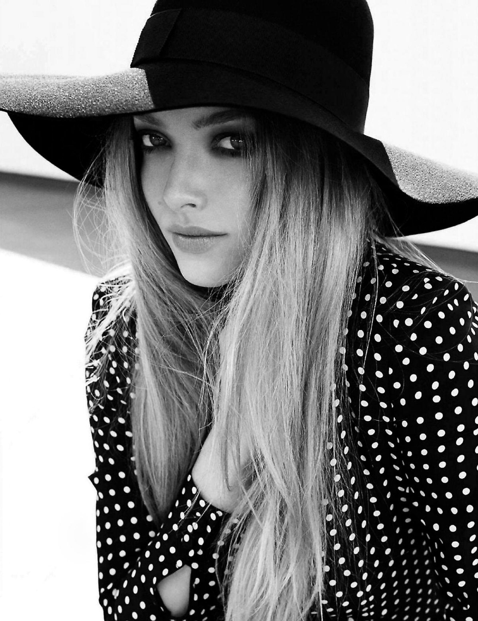 starworks-artists_201406_ELLEUK_KZFENG_AJ_JC_MB_05.jpg