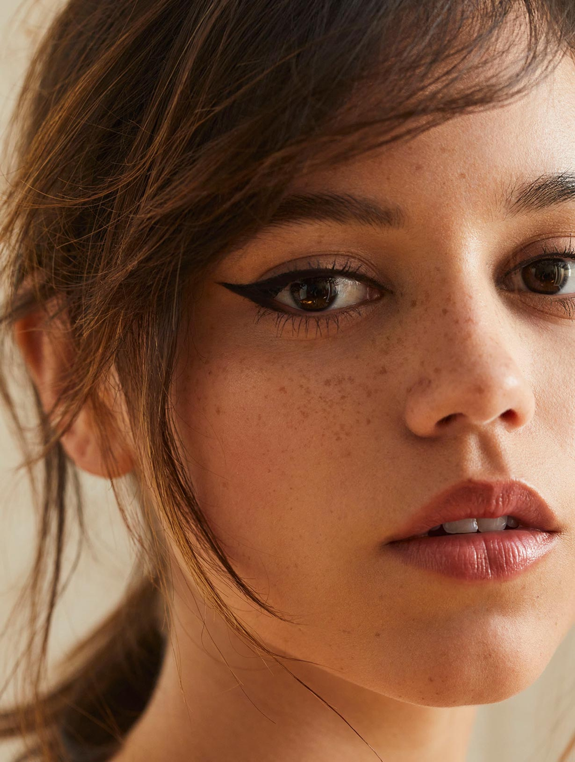 2023-12_JCO_HARPERSBAZAARUK_07.jpg