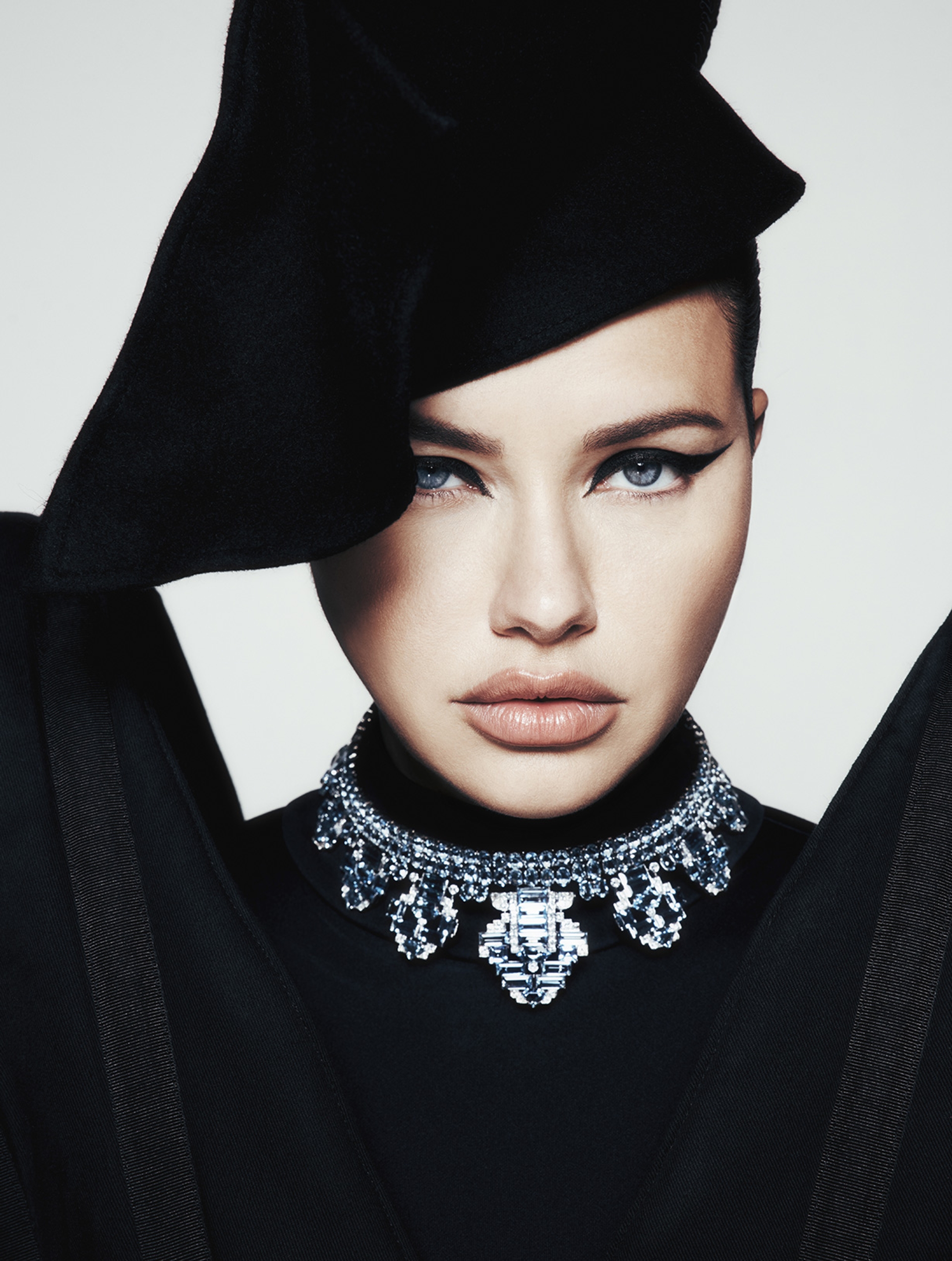 2023-01_KMN_HARPERSBAZAAR_02.jpg