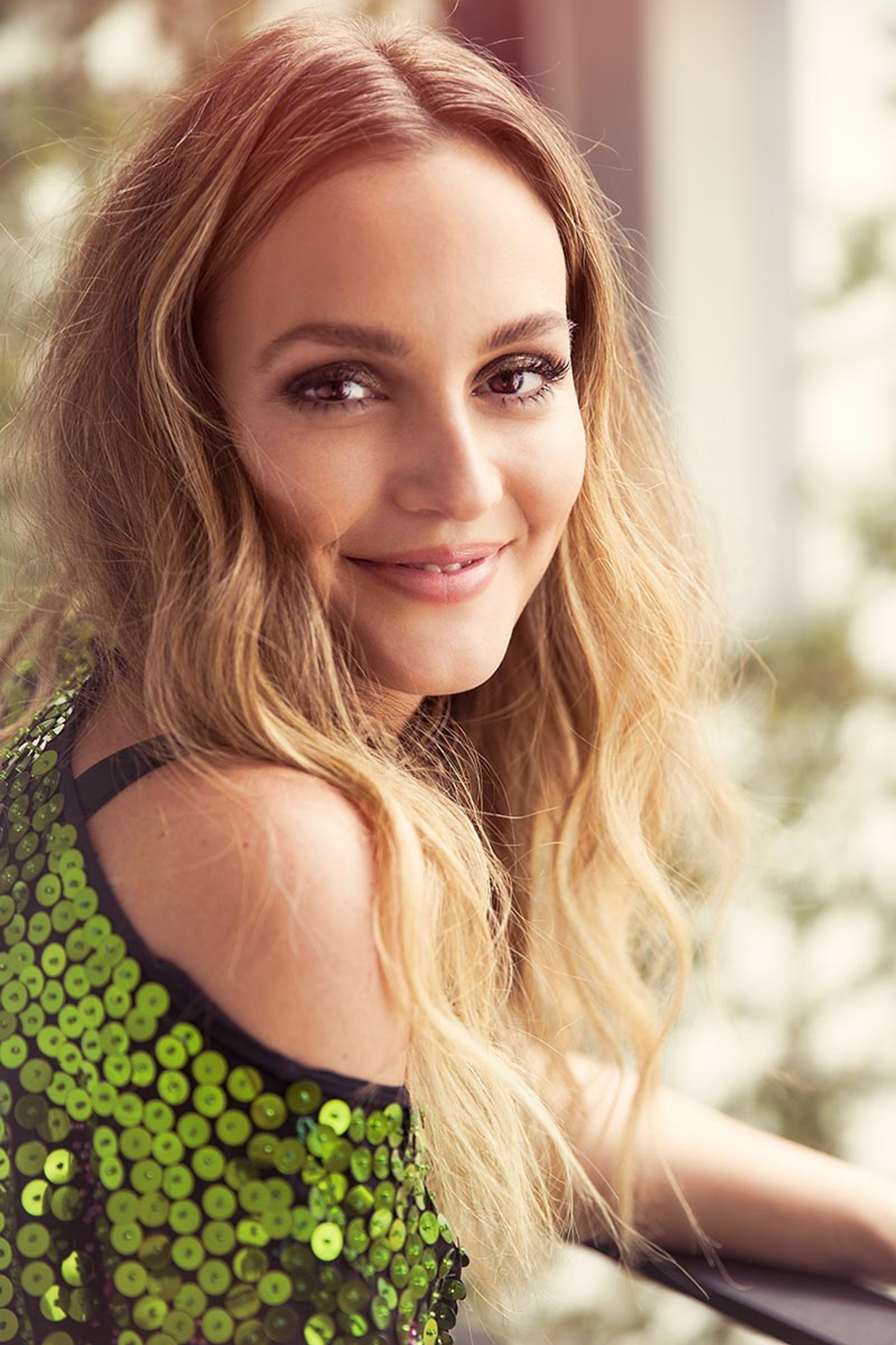 2017-07_CRN_LADYGUNN_01.jpg