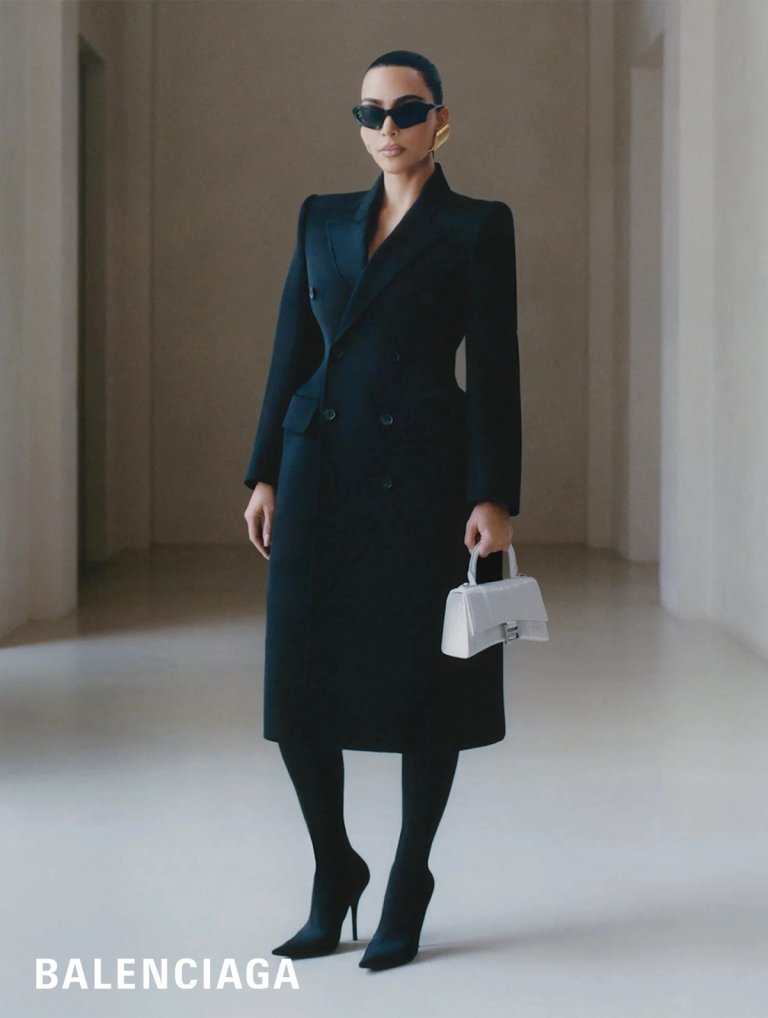 2022-02_KTG_BALENCIAGA_02.jpg