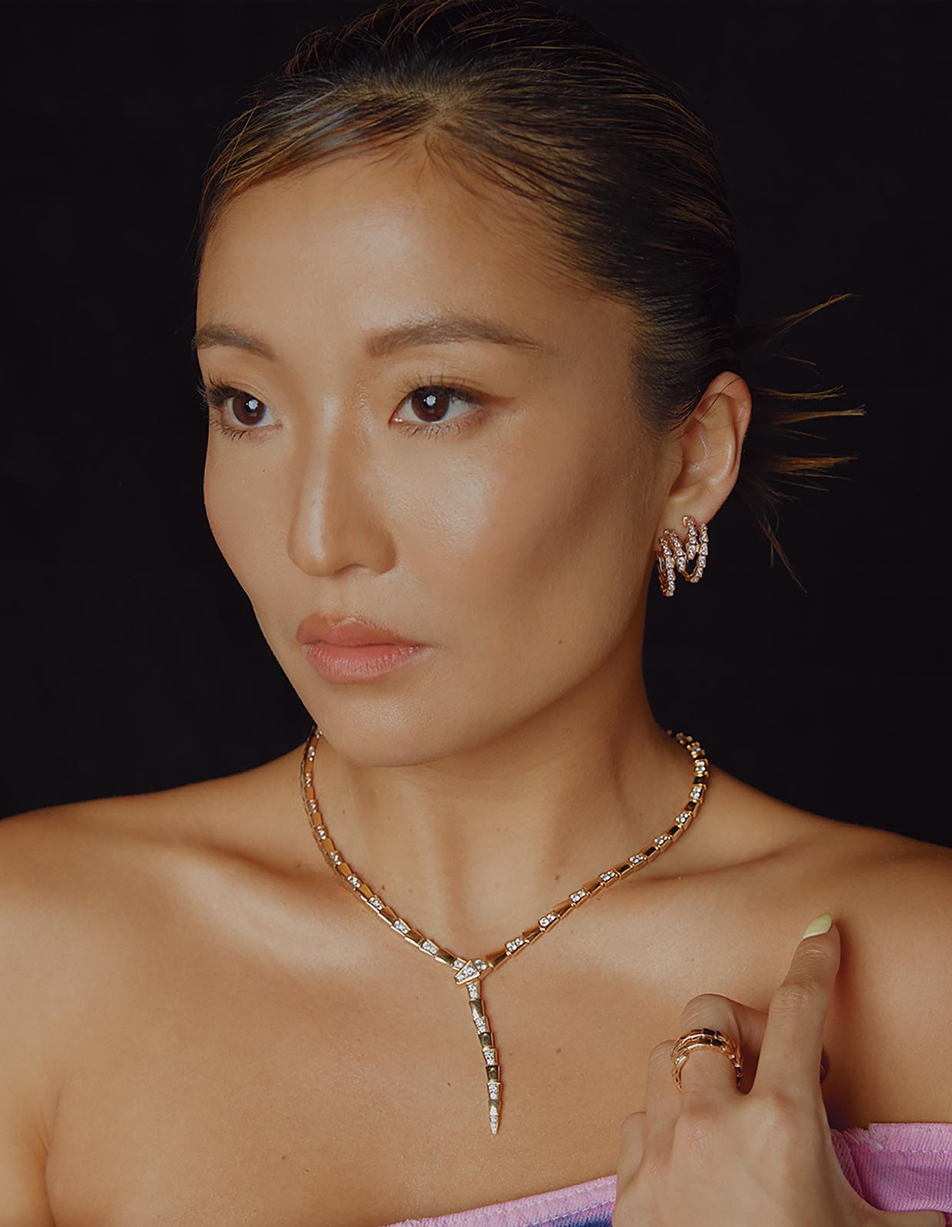 2023-02_CHS_TNN_VOGUEHK_04.jpg