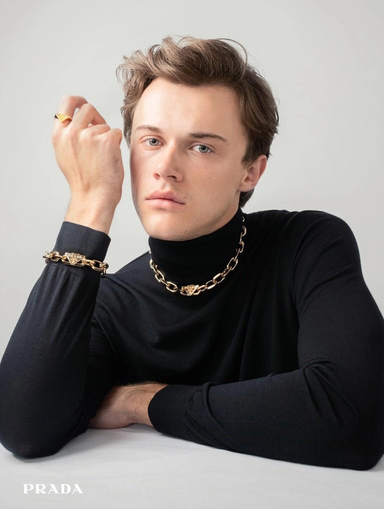 2022-11_MDE_PRADA_01.jpg