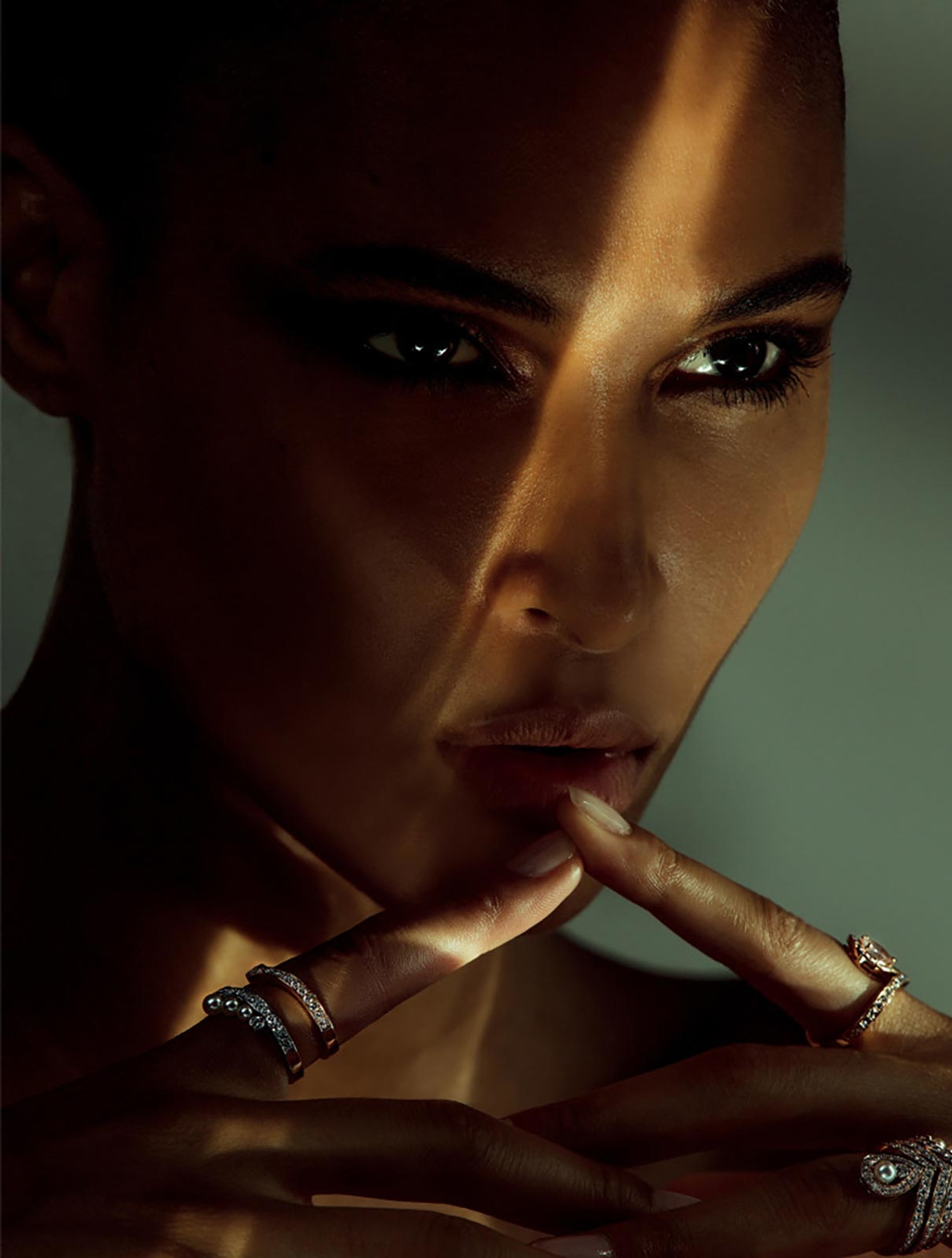 2020-12_KMN_VOGUEAR_07.jpg