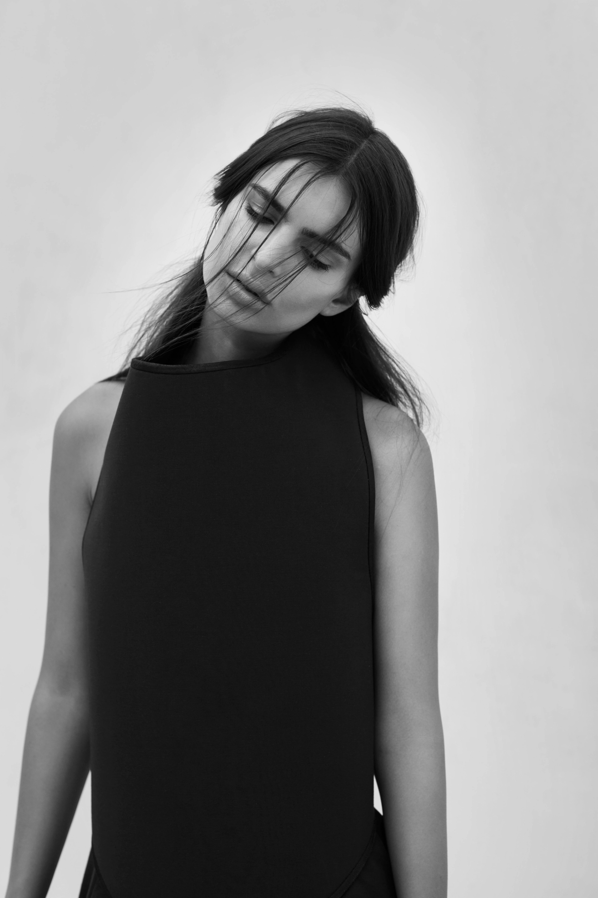 1510-InStyleUK-EmilyRatajkowski-RGN-01.jpg