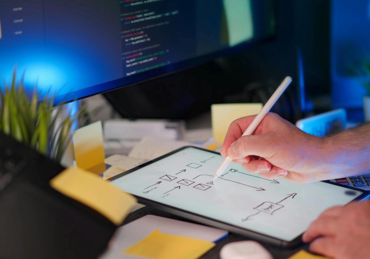 Service Design vs UX Design: What Is the Actual Difference?