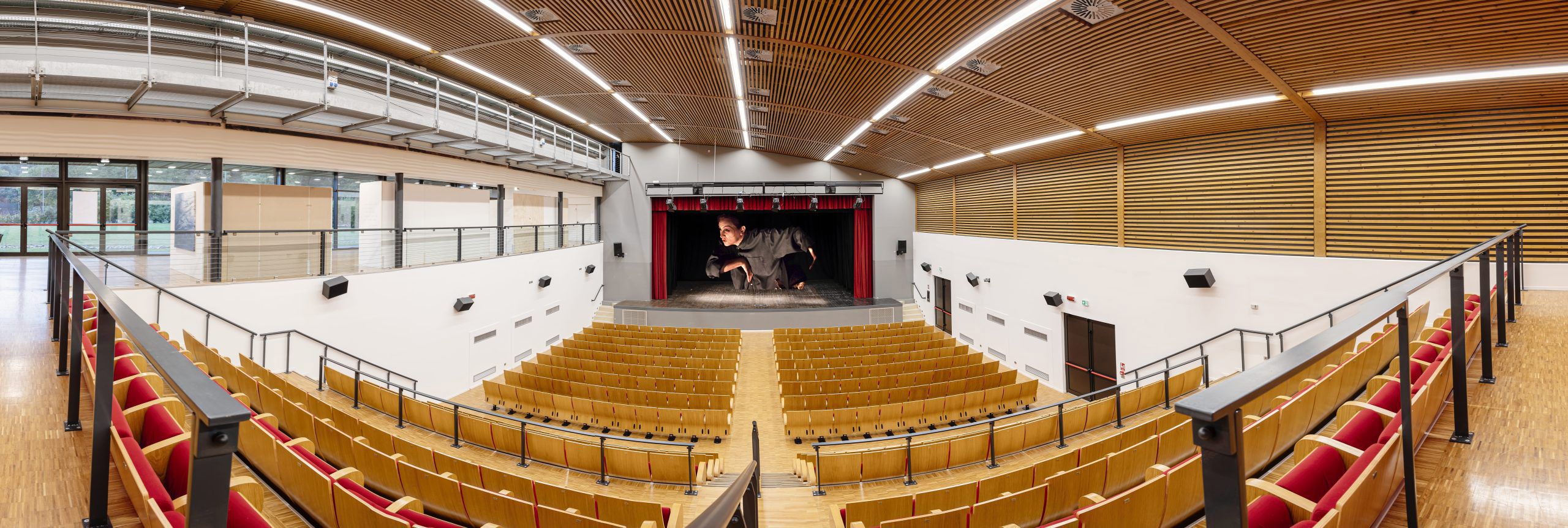 Spettacolo teatrale “Scarpone della pace”