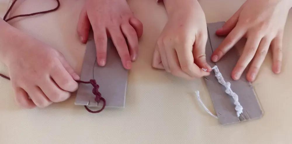 Realizzare segnalibri in macramè