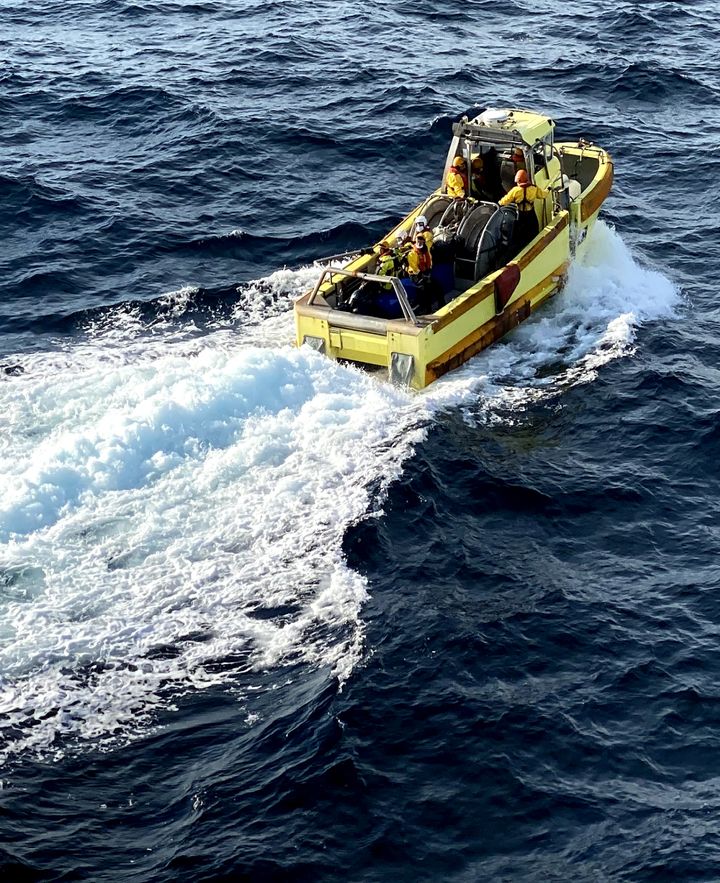Cabling Boat