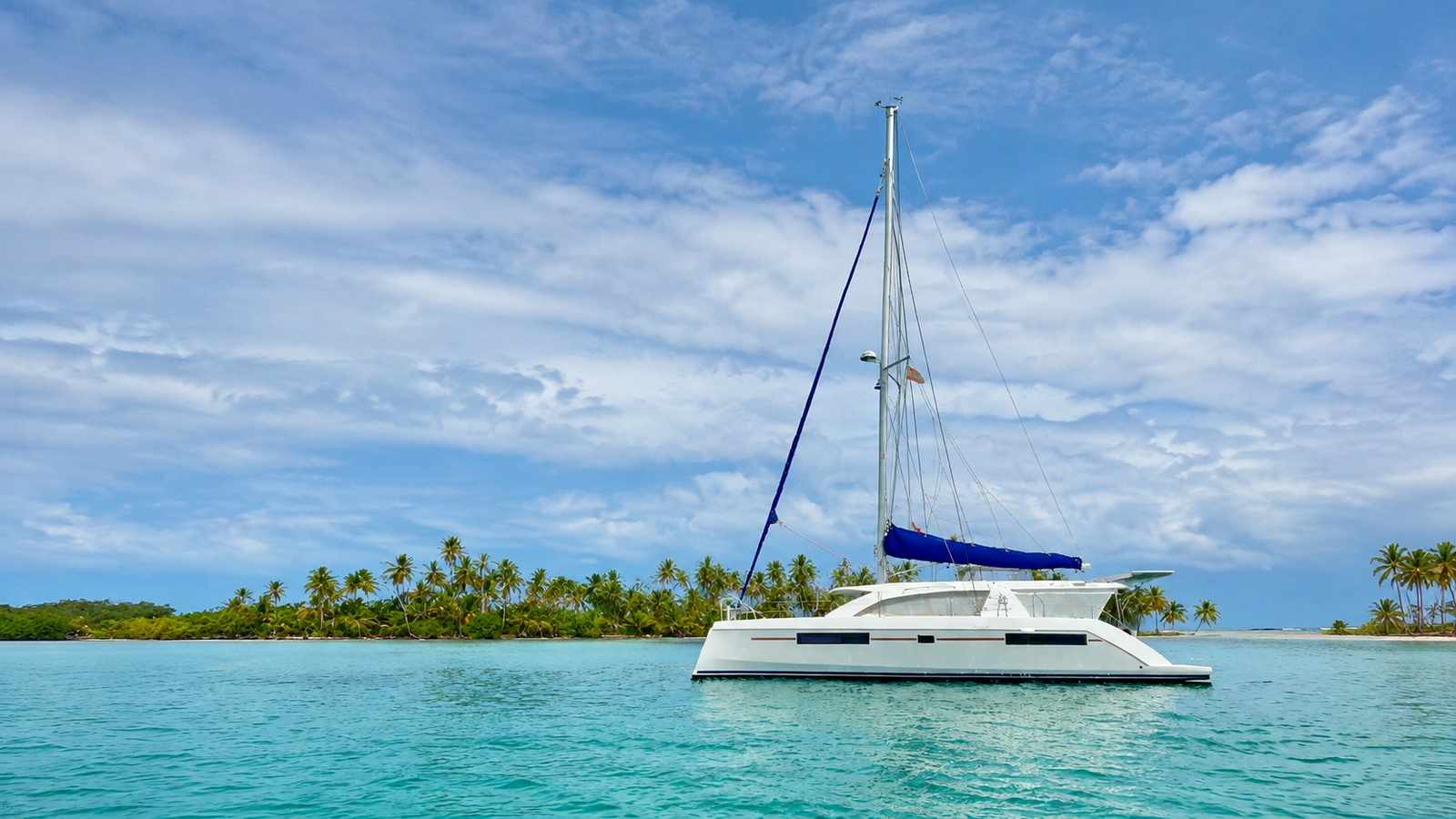 Catamaran aguas cristalinas