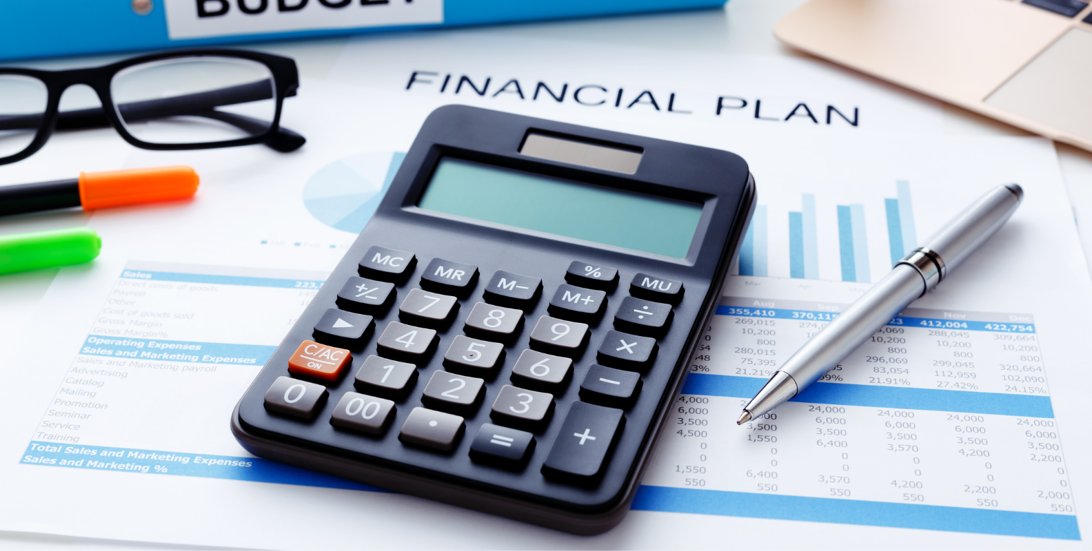 Taschenrechner, Finanzplan, Kugelschreiber